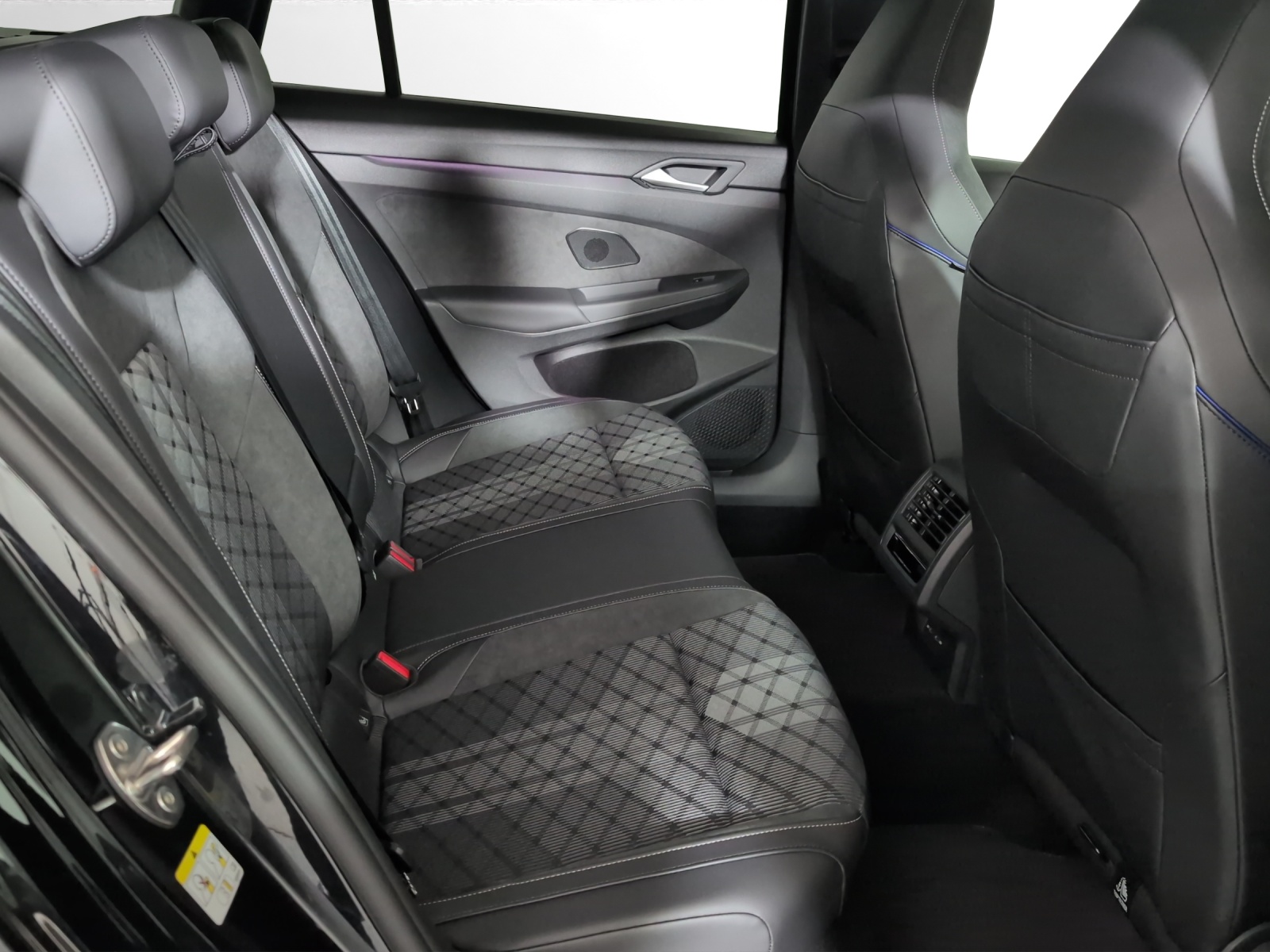VW Golf Variant 2.0 TSI R-Line DSG 4 Motion-image-8