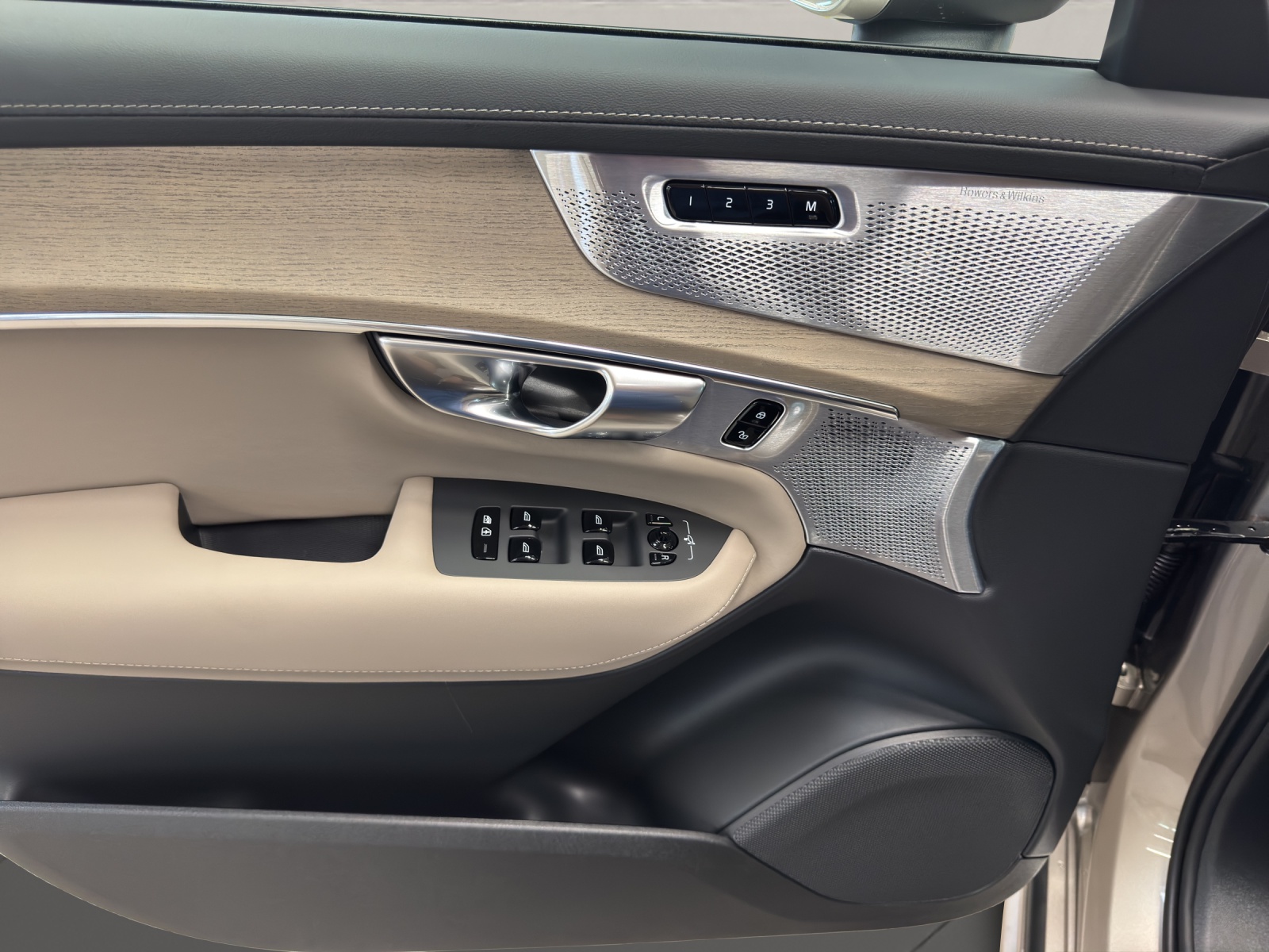 VOLVO XC90 2.0 T8 TE Ultra Bright eAWD-image-11
