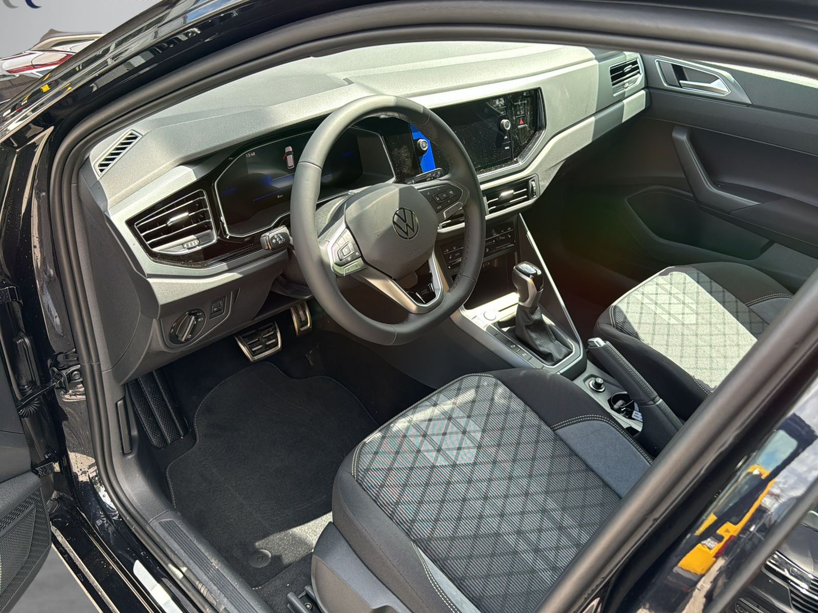 VW Taigo 1.0 TSI R-Line DSG-image-9