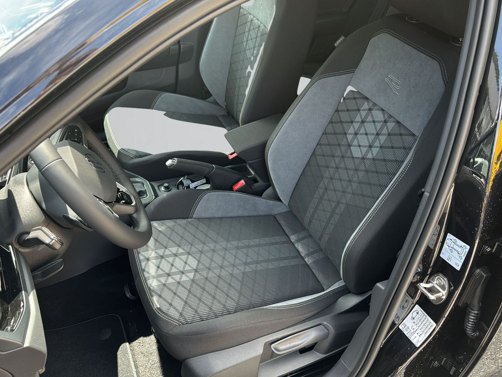 VW Taigo 1.0 TSI R-Line DSG-image-8