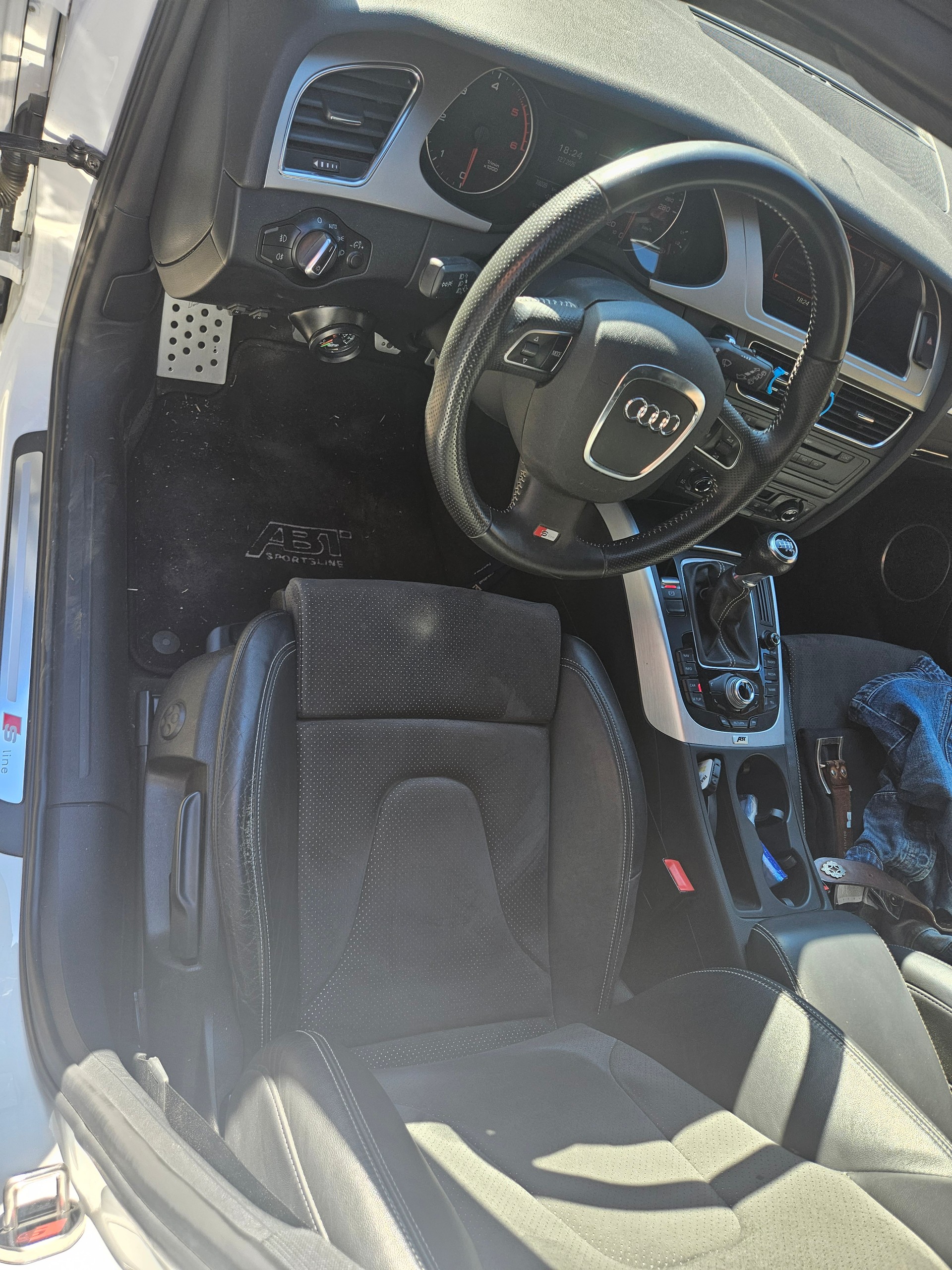 AUDI 2.0 TDI 170 quattro-image-2