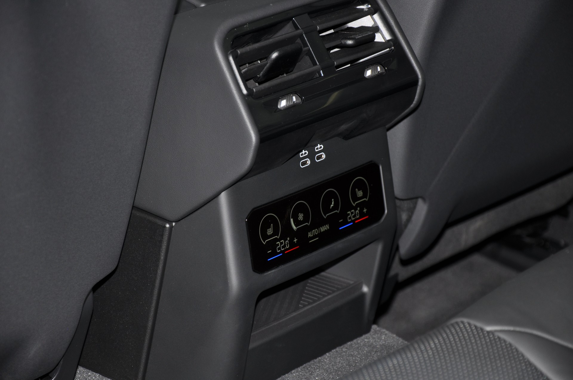 BMW 540d xDrive 48V M Sport Pro Steptronic-image-19