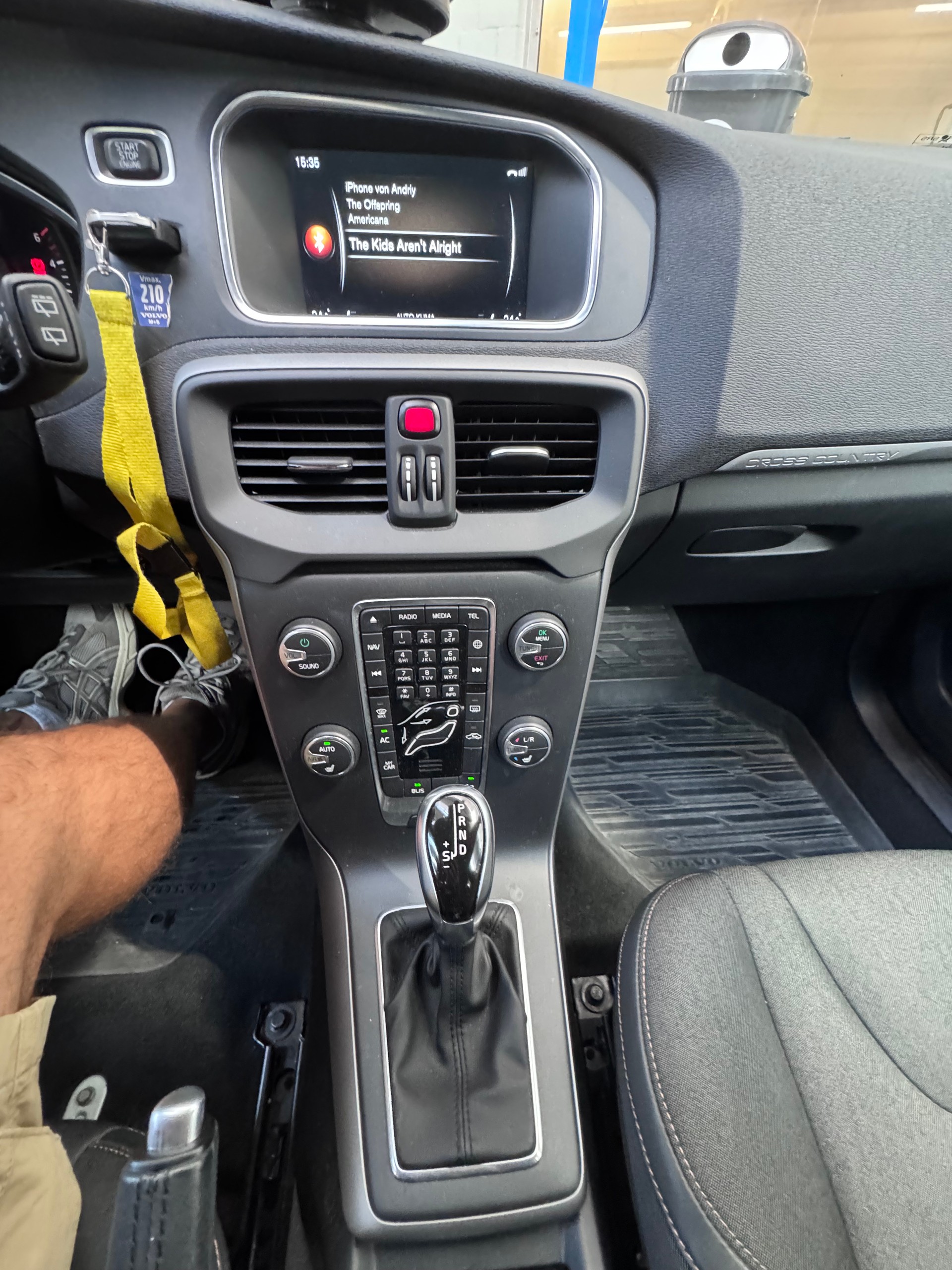 VOLVO 2.0 D3 Momentum S/S-image-3