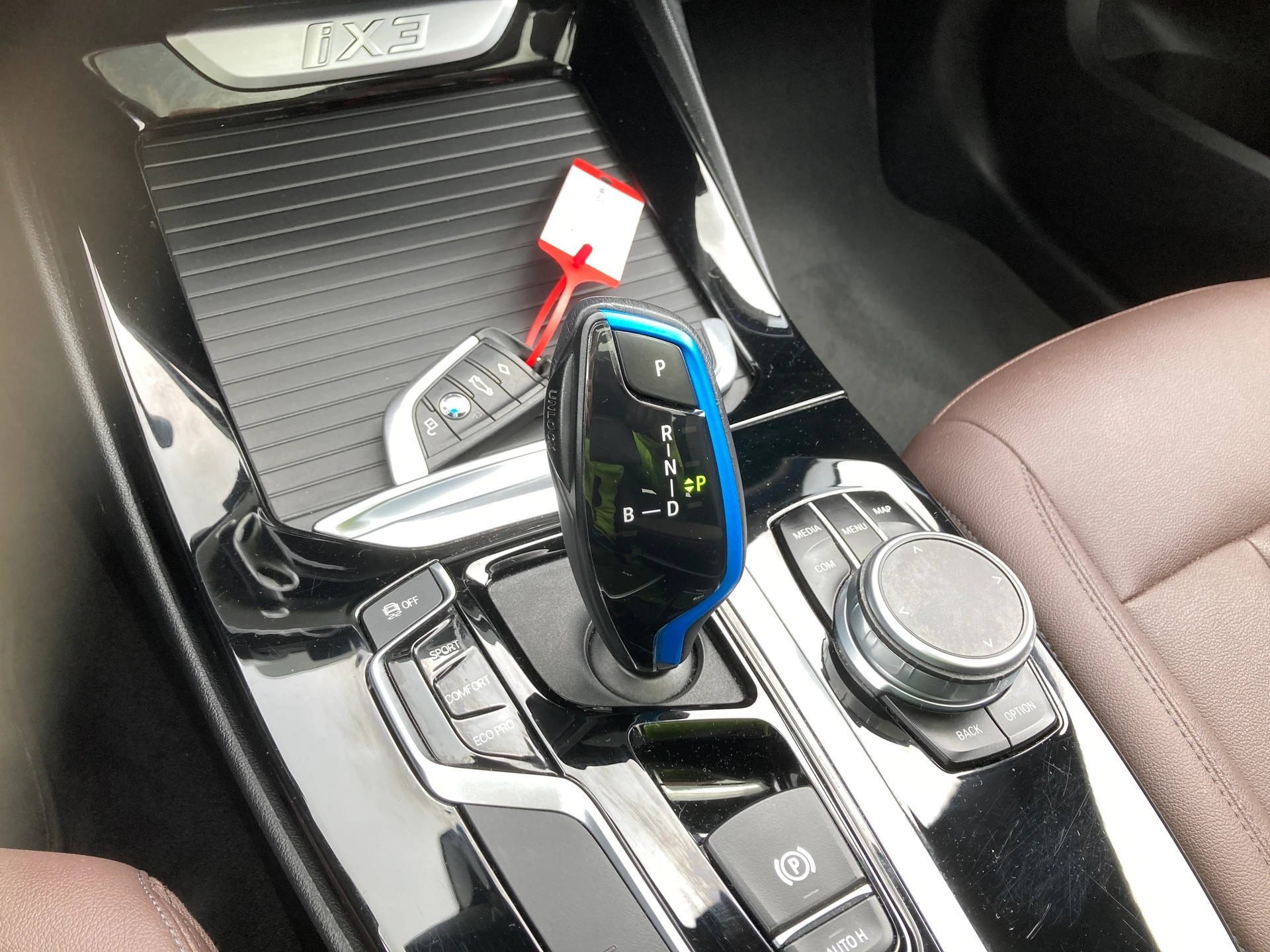 BMW iX3 Impressive-image-12