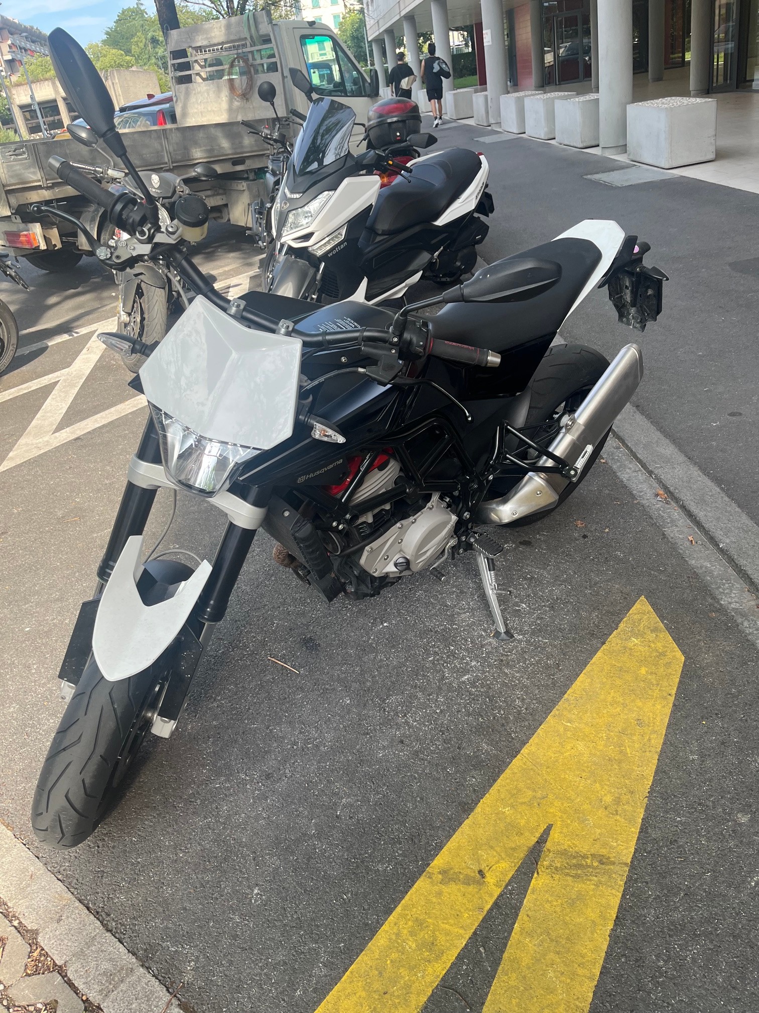 HUSQVARNA NUDA-image-1