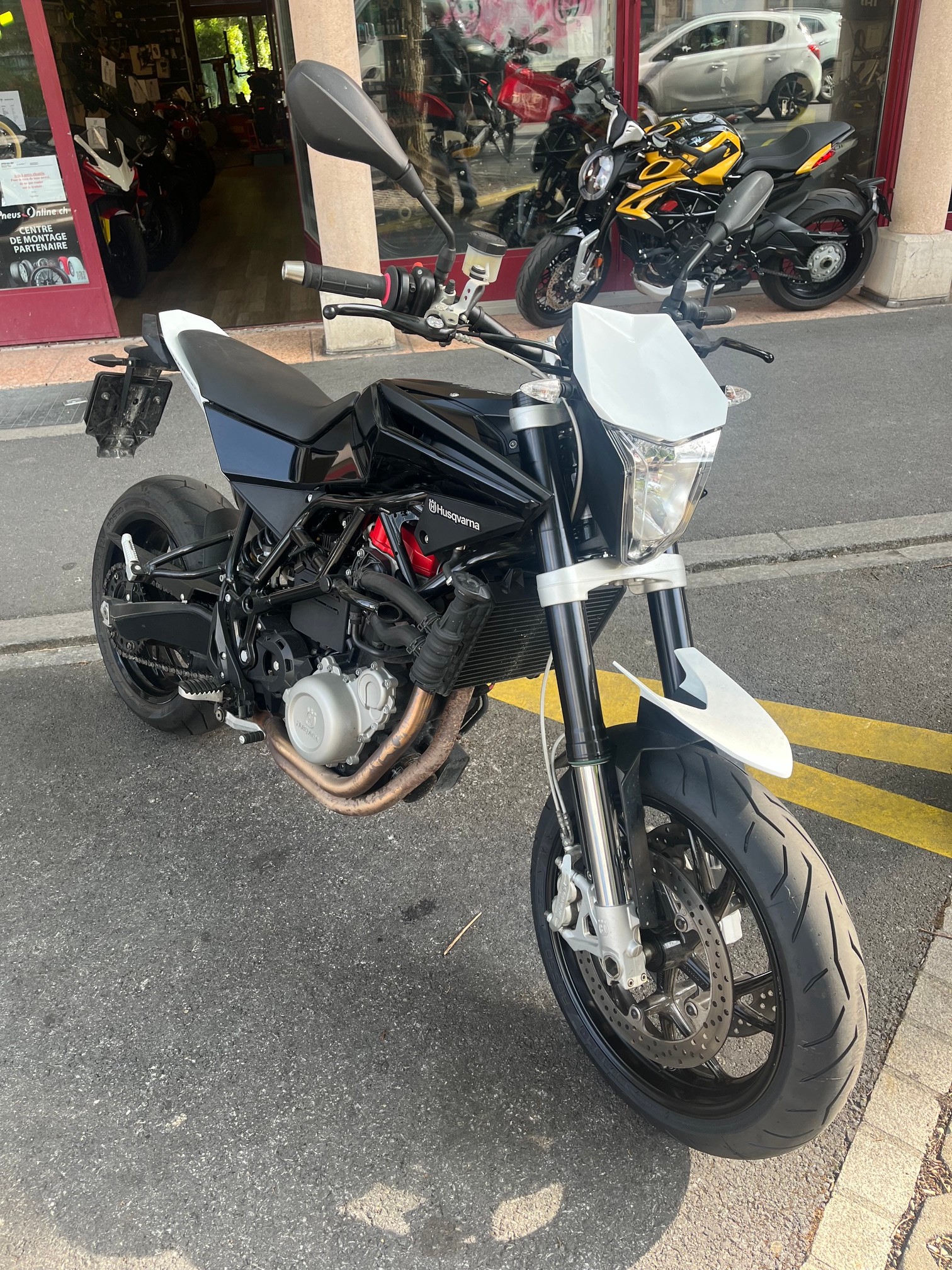 HUSQVARNA NUDA