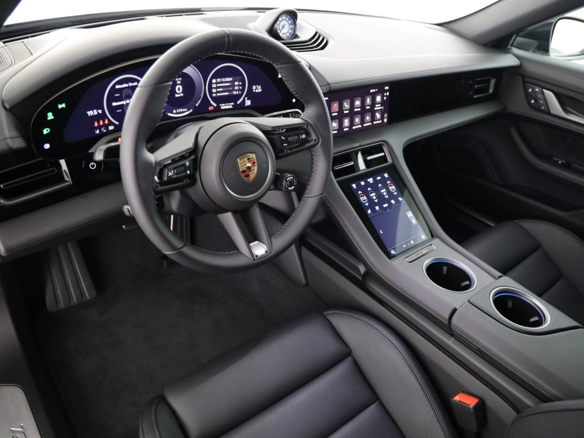 PORSCHE Taycan 4 Cross Turismo-showroom-element-3