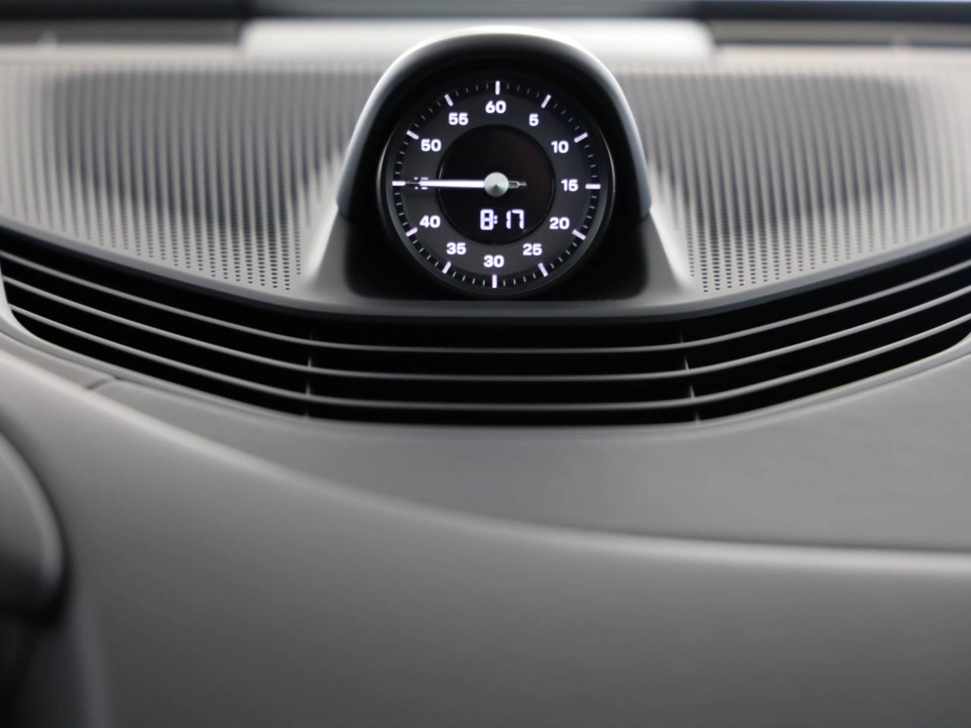 PORSCHE Taycan 4 Cross Turismo-image-17