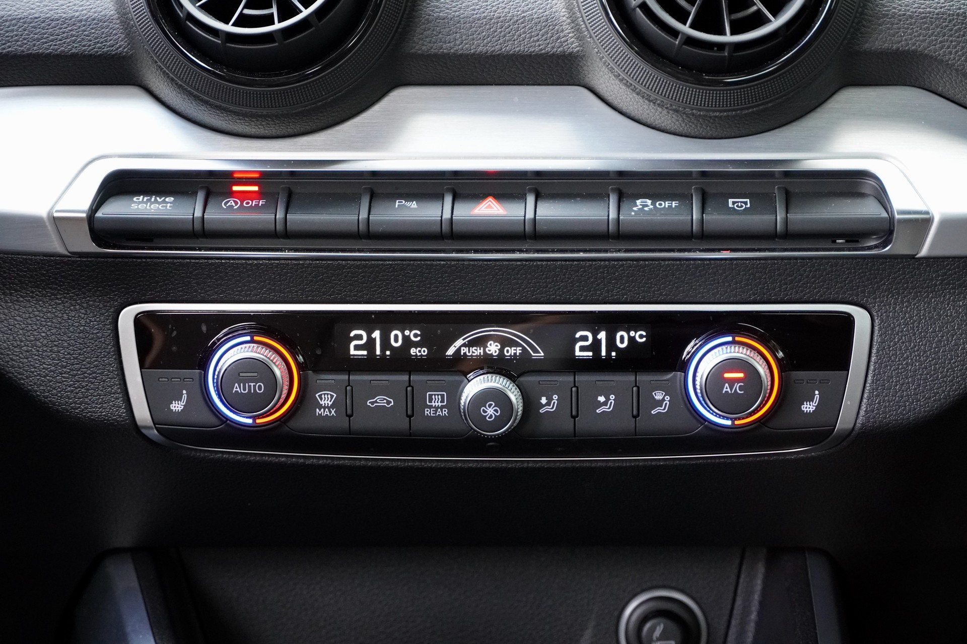 AUDI Q2 2.0 TDI design quattro S-tronic-image-14