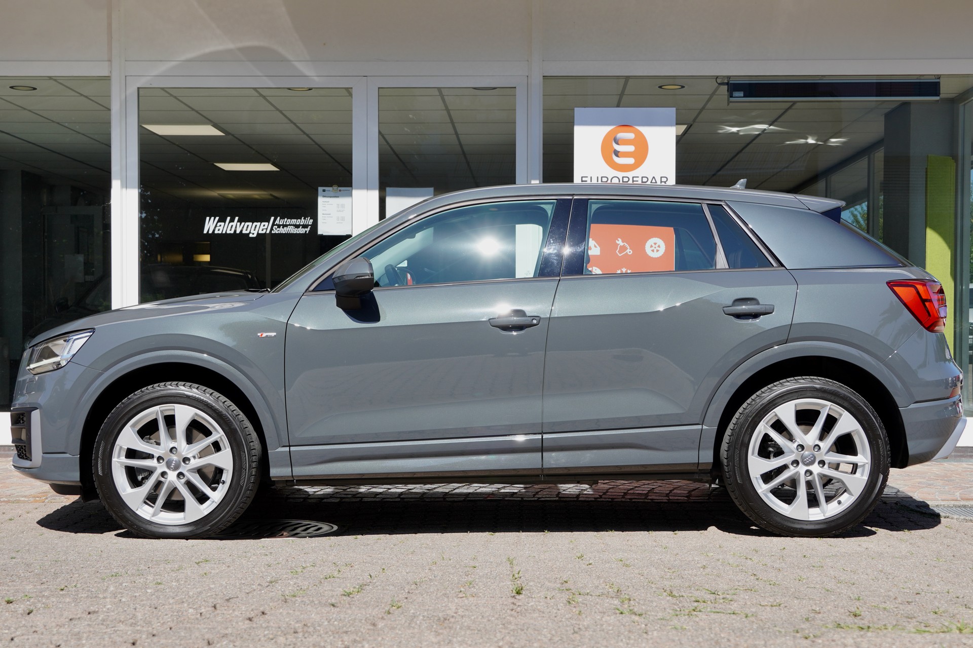 AUDI Q2 2.0 TDI design quattro S-tronic-showroom-element-3