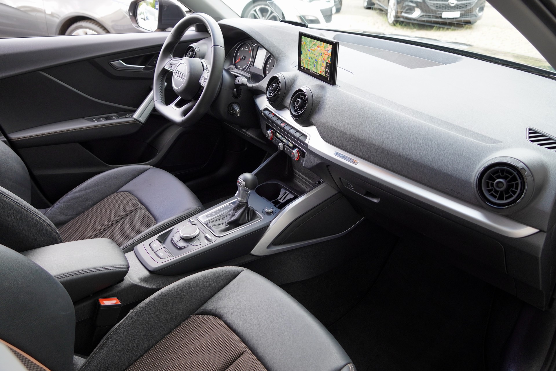 AUDI Q2 2.0 TDI design quattro S-tronic-image-9