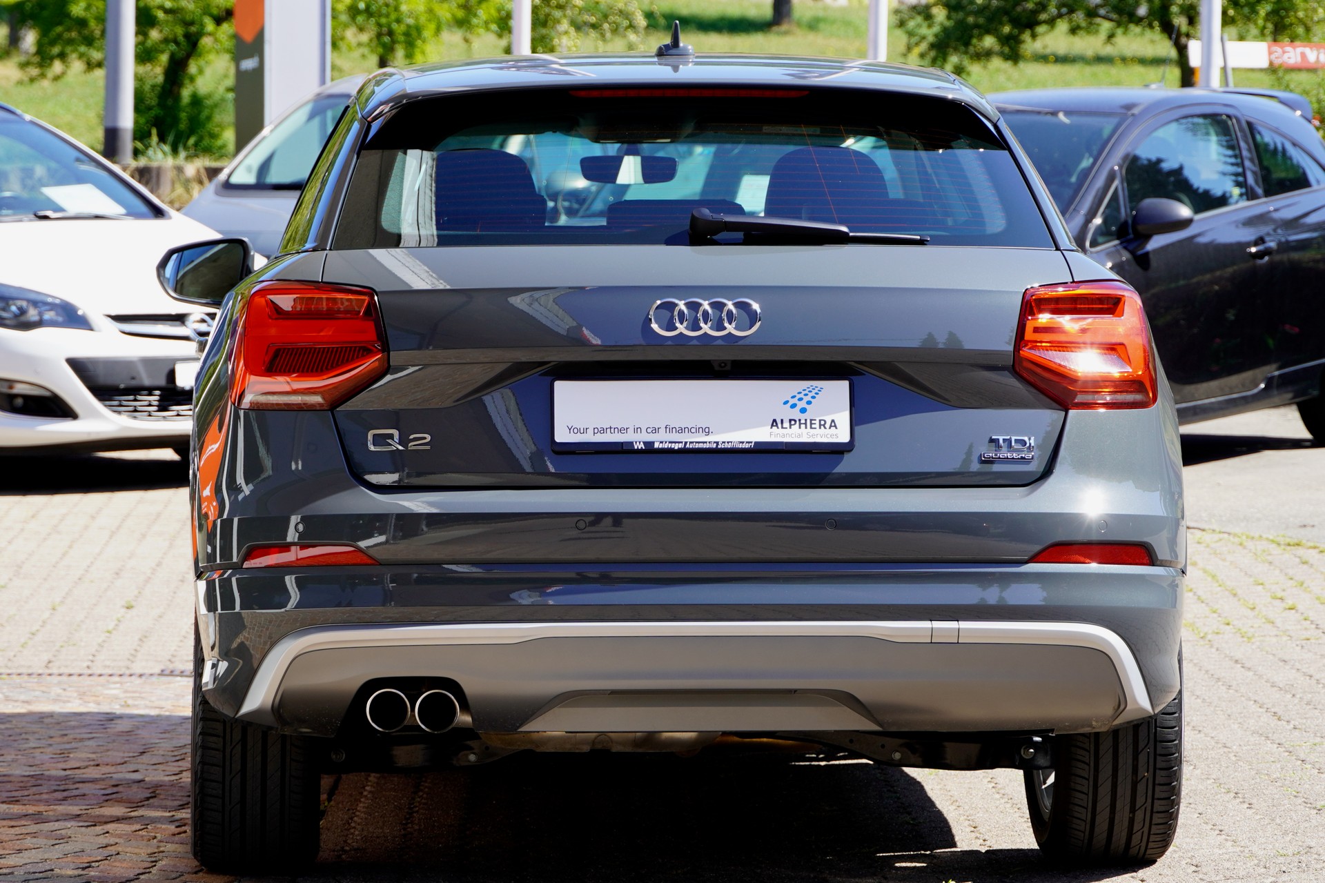 AUDI Q2 2.0 TDI design quattro S-tronic-image-6