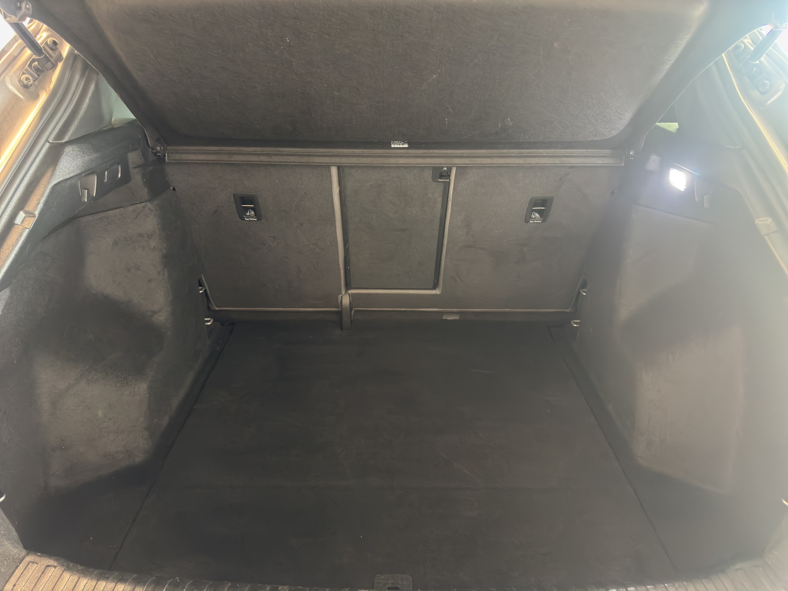 AUDI Q4 e-tron 50 quattro-image-12