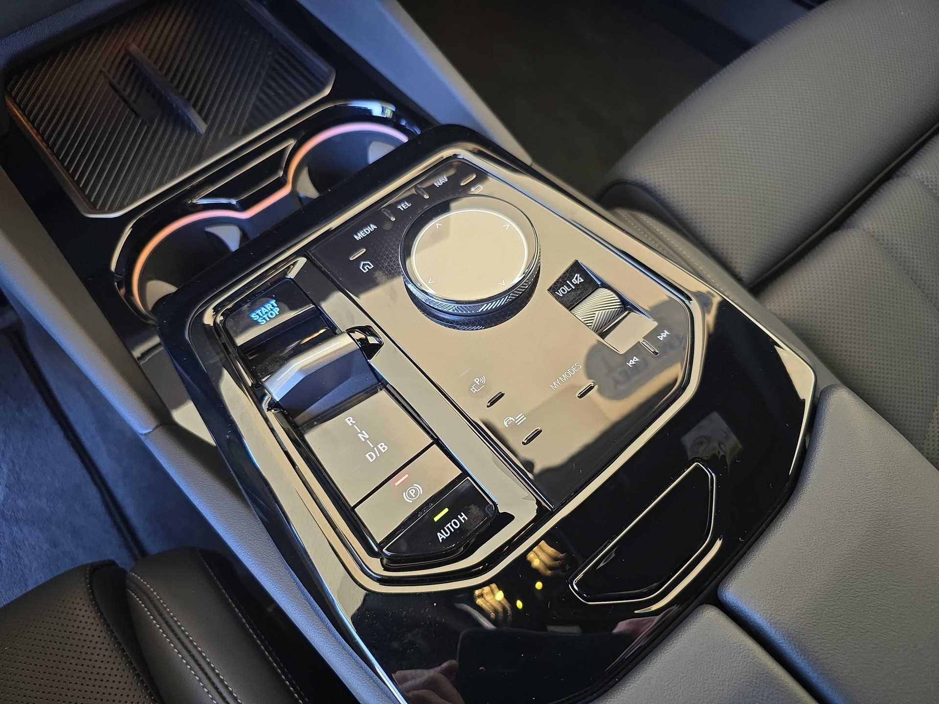 BMW i5 M60 xDrive / ab 0,99% Leasing bei Abschluss einer Protect Autoversicherung-image-16