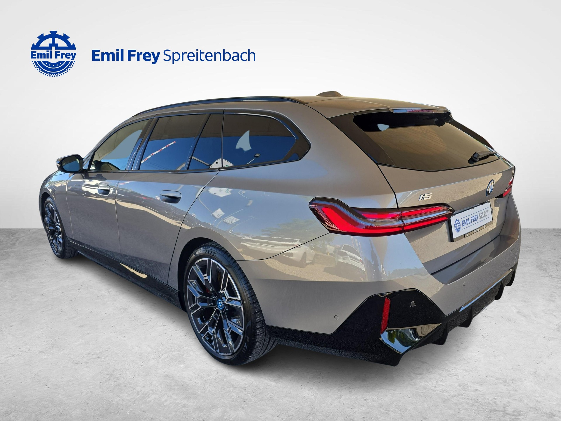 BMW i5 M60 xDrive / ab 0,99% Leasing bei Abschluss einer Protect Autoversicherung-image-3