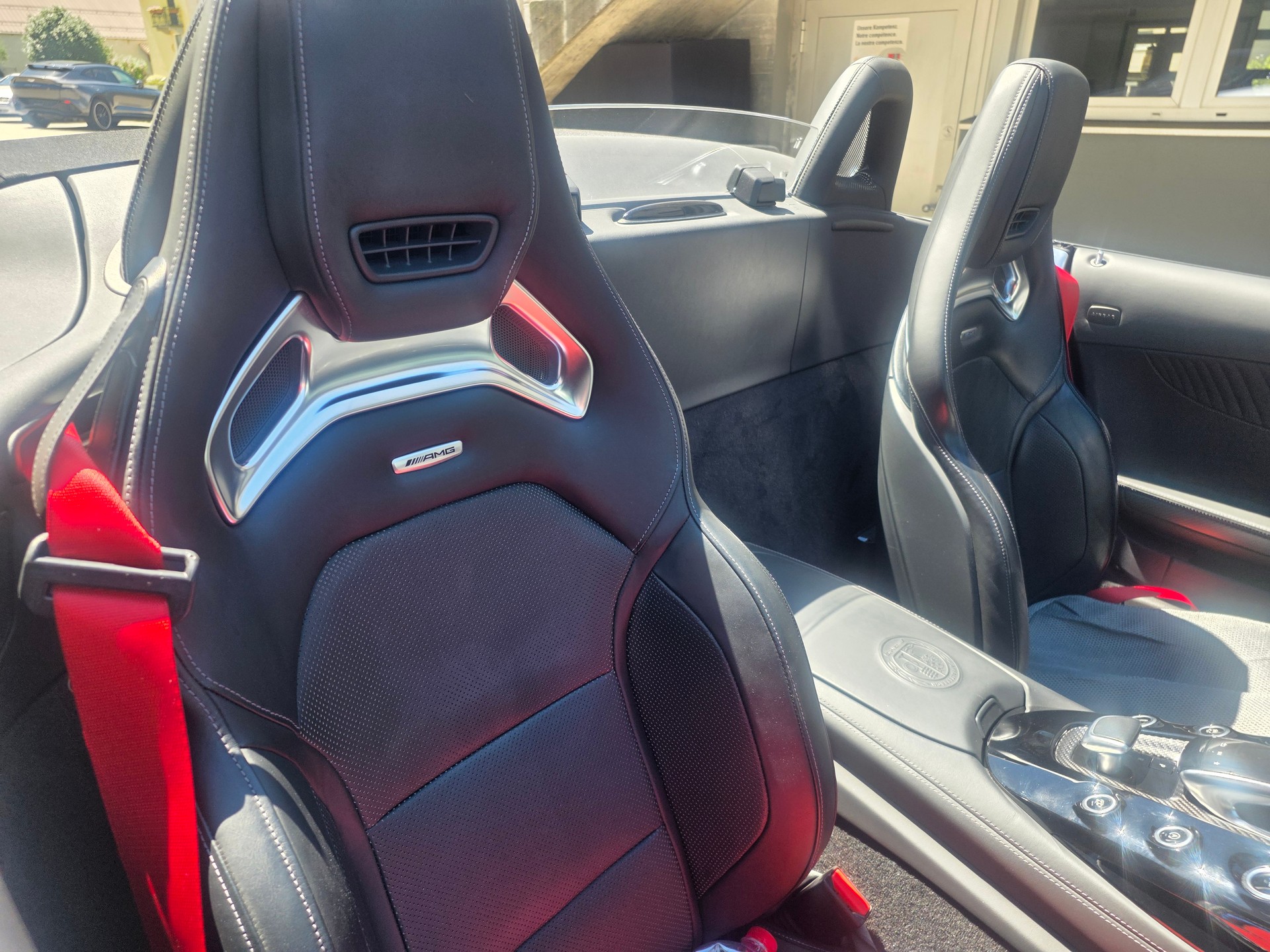 MERCEDES-BENZ AMG GT C Roadster Speedshift DCT-image-9