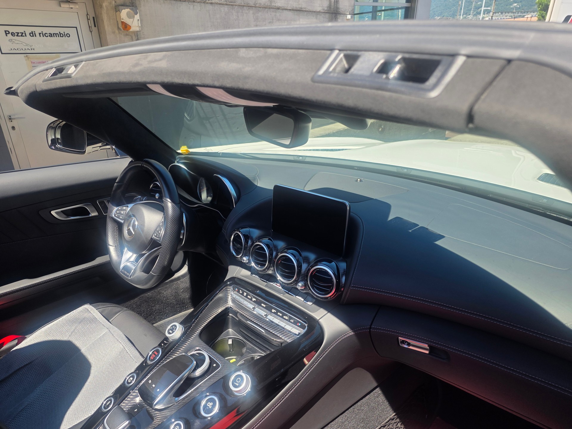 MERCEDES-BENZ AMG GT C Roadster Speedshift DCT-image-7