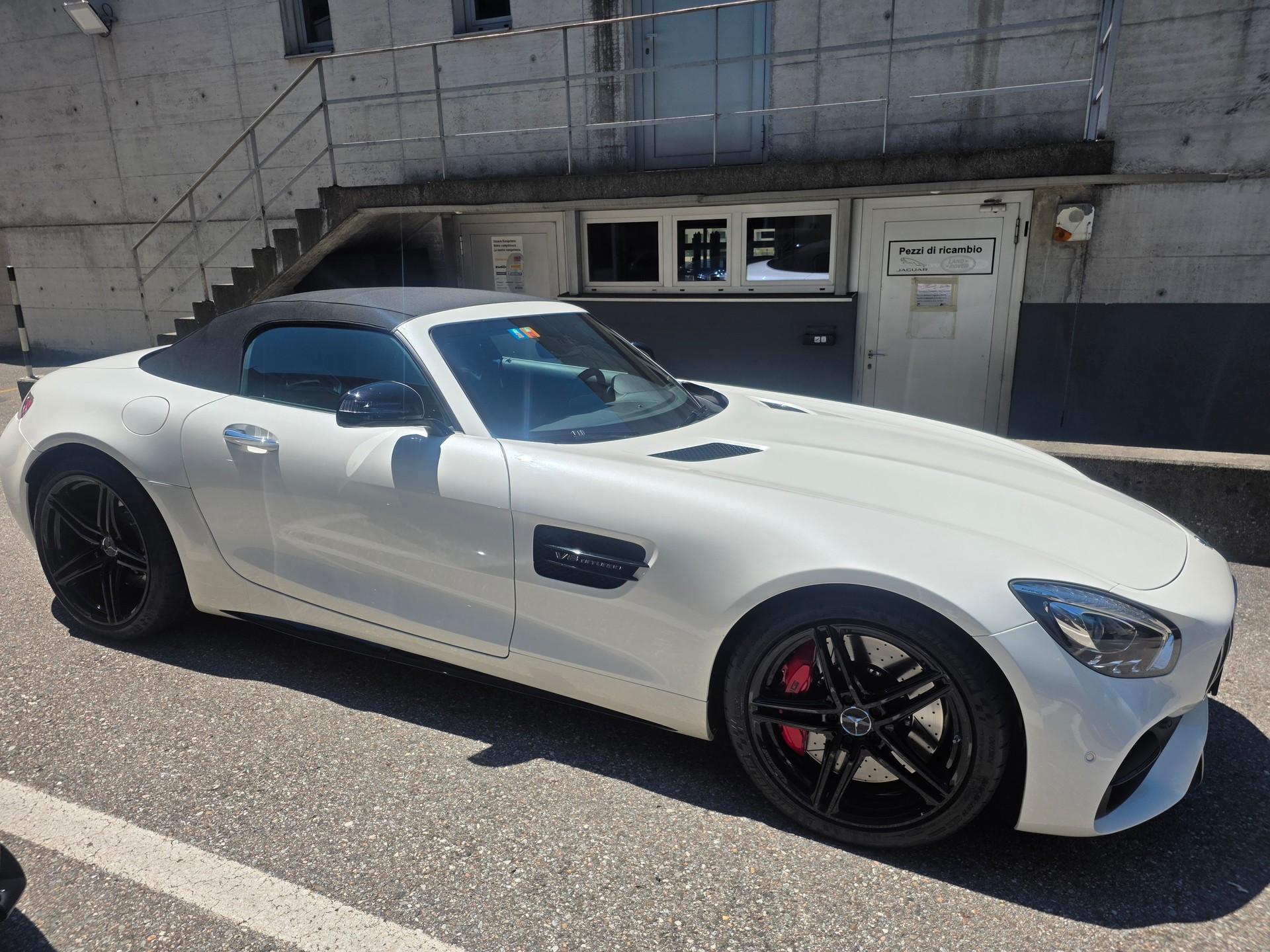 MERCEDES-BENZ AMG GT C Roadster Speedshift DCT-image-6
