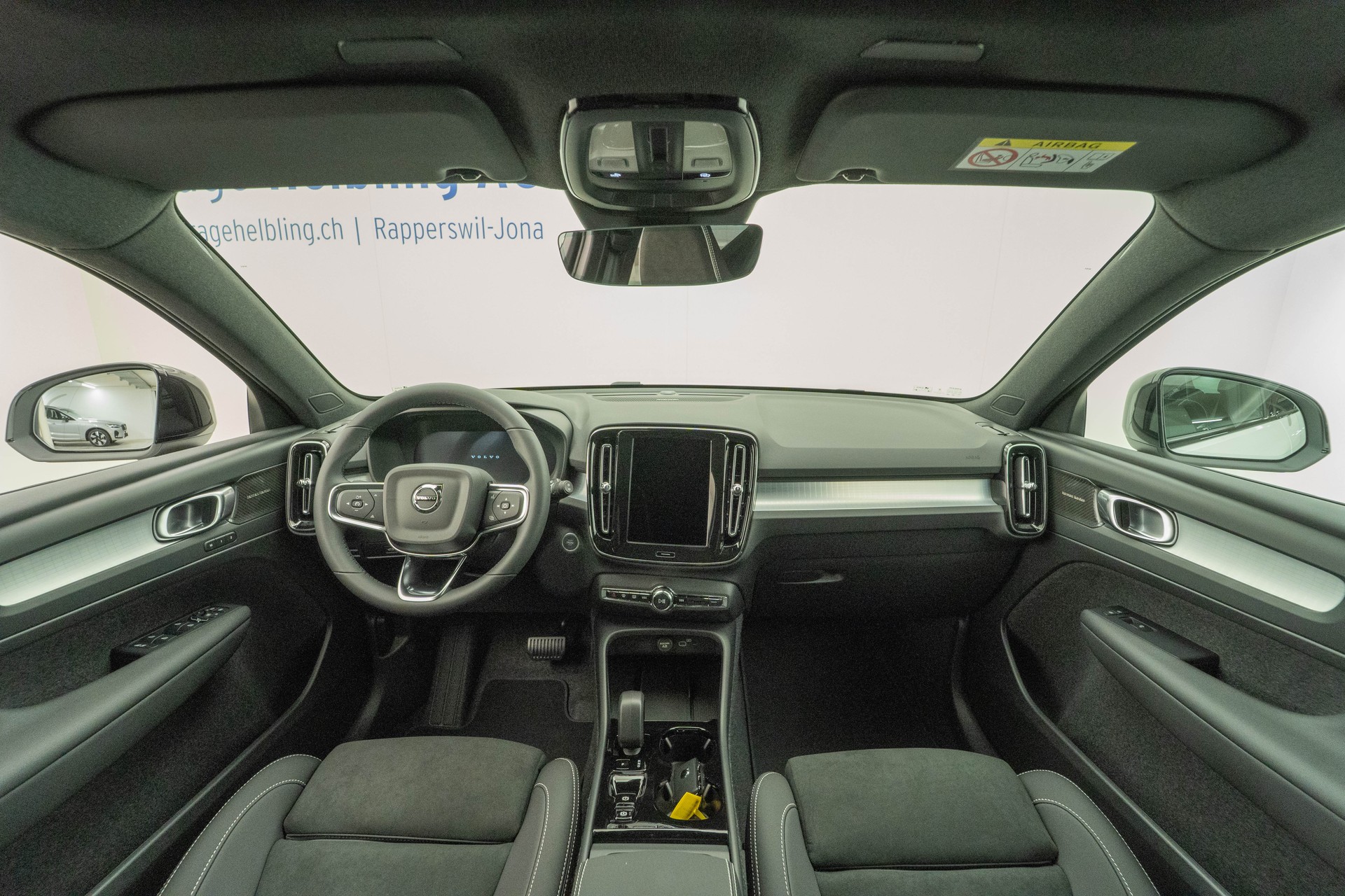 VOLVO XC40 2.0 B4 MH Black Edition-image-5
