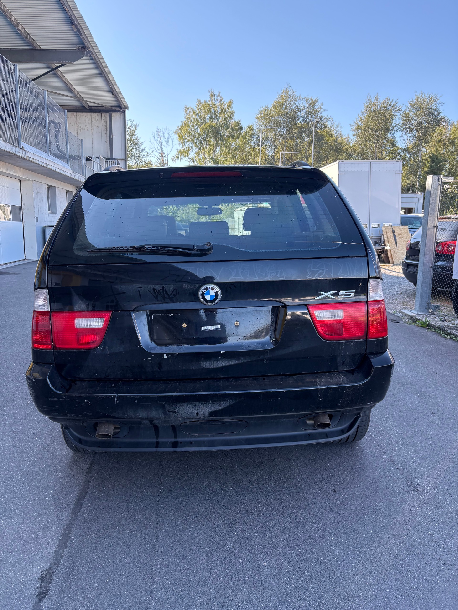 BMW X5 3.0i-image-3