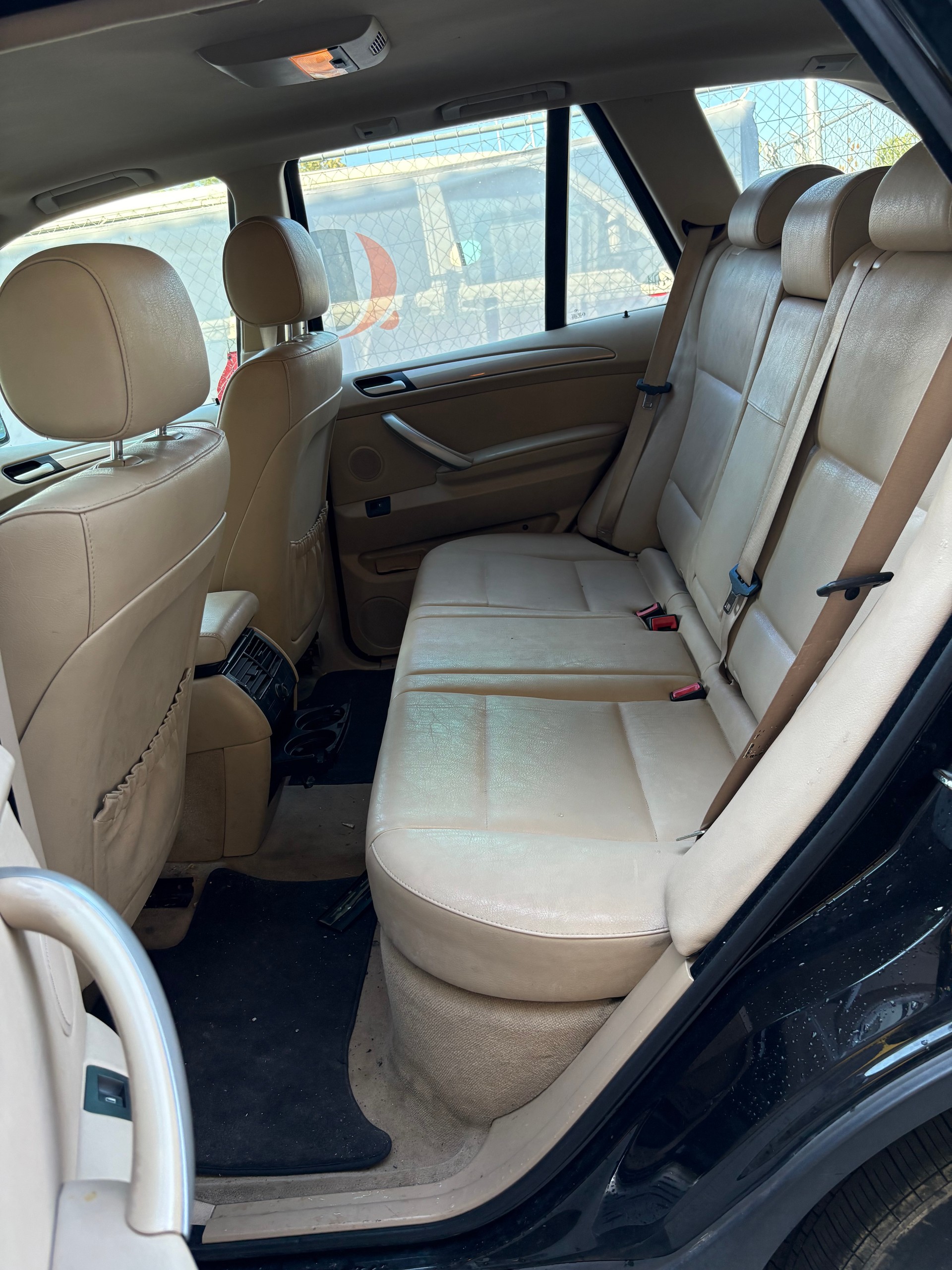 BMW X5 3.0i-image-10
