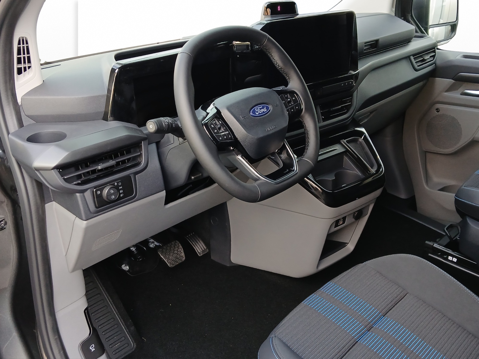 FORD Tourneo Custom Bus 340 L1 2.5 Duratec 233 Sport PHEV-image-5