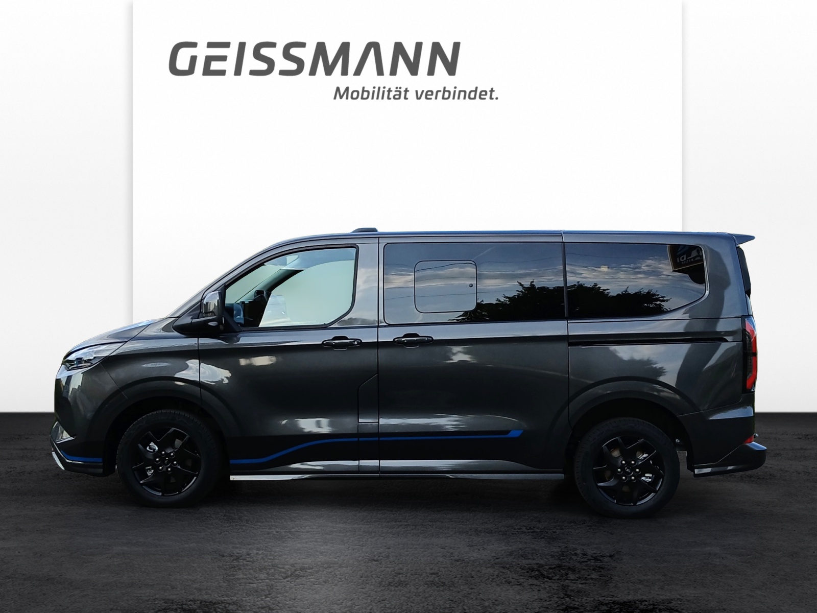 FORD Tourneo Custom Bus 340 L1 2.5 Duratec 233 Sport PHEV-showroom-element-1