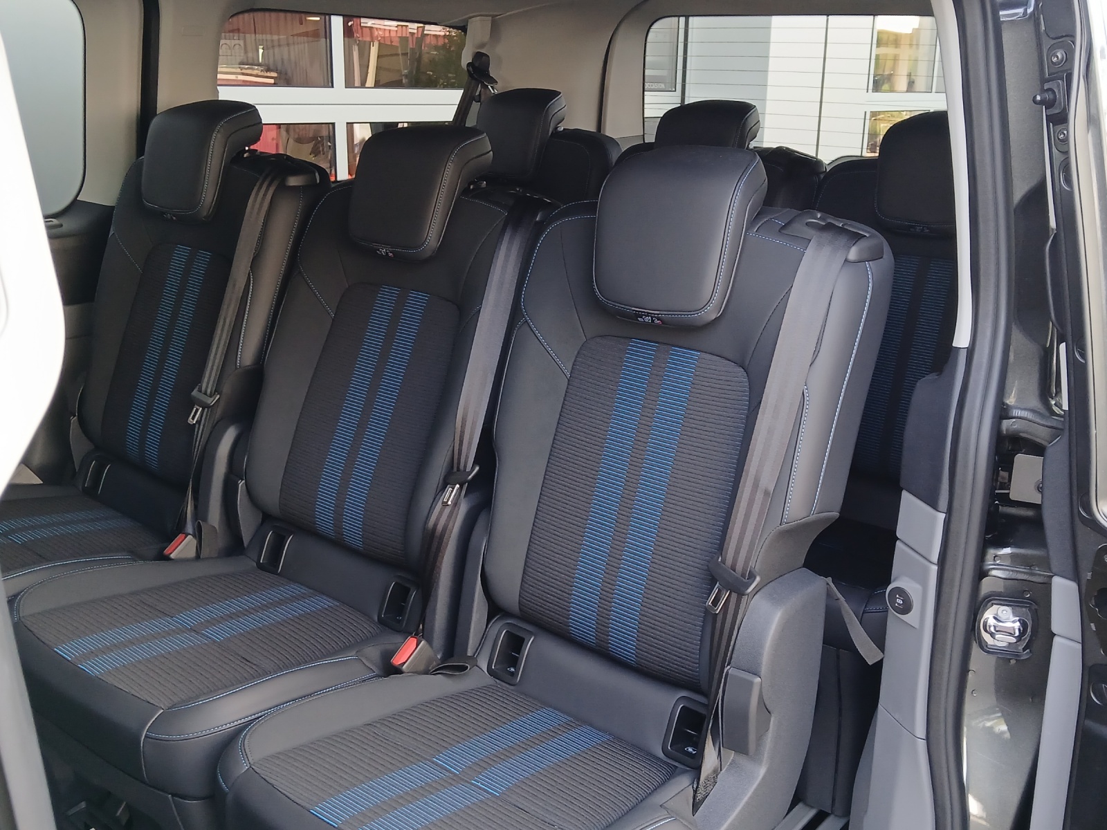 FORD Tourneo Custom Bus 340 L1 2.5 Duratec 233 Sport PHEV-image-12