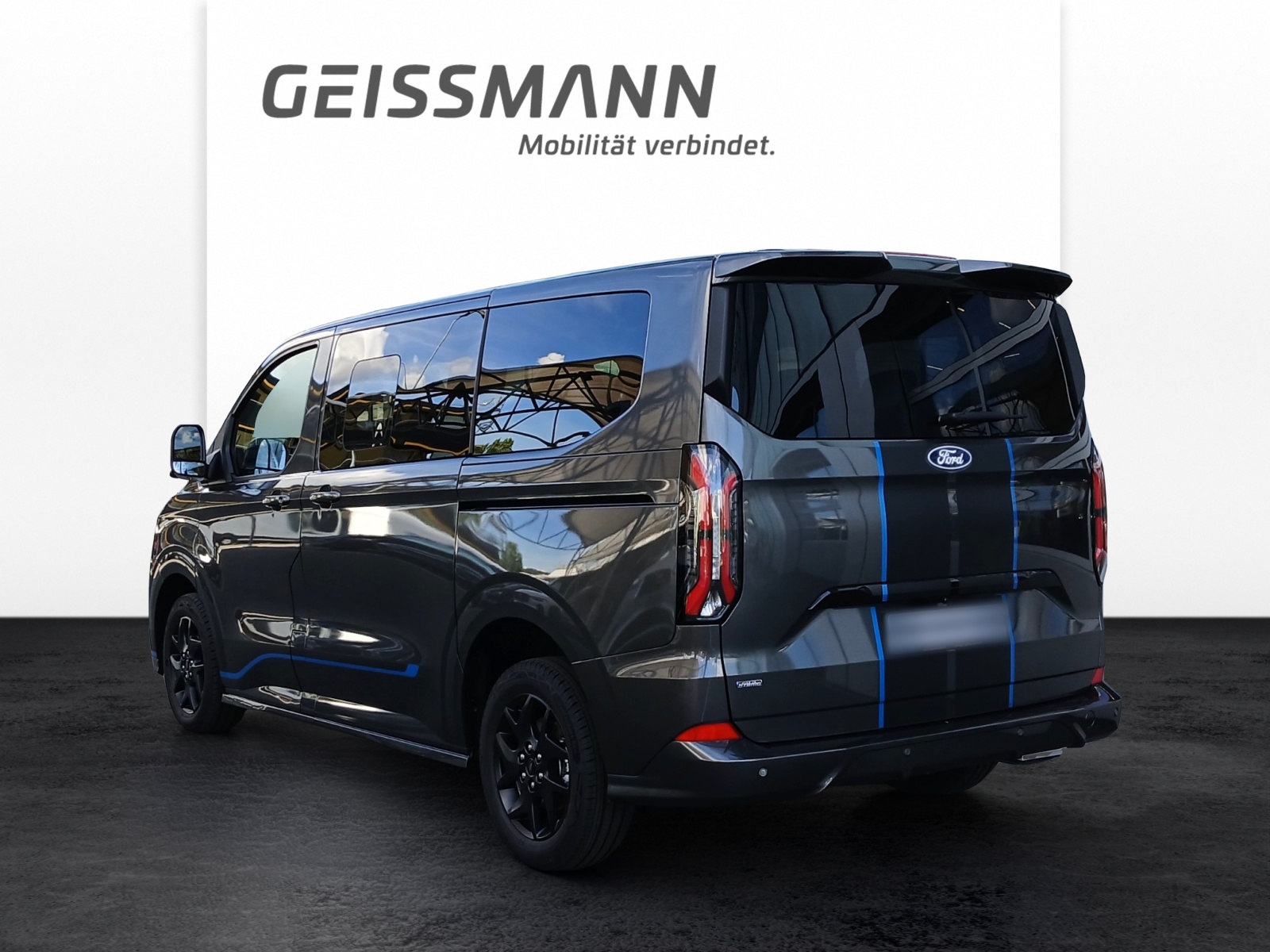 FORD Tourneo Custom Bus 340 L1 2.5 Duratec 233 Sport PHEV-image-2