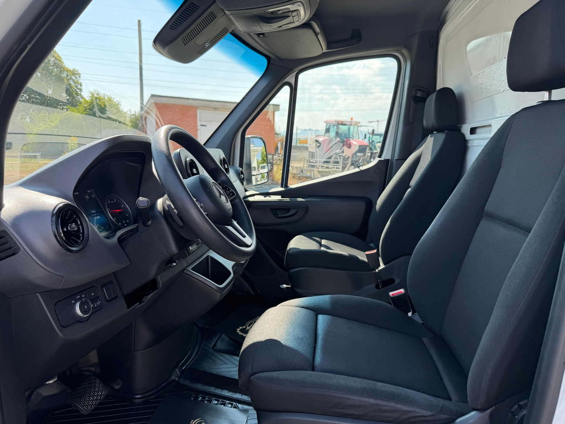 MERCEDES-BENZ Sprinter 317 CDI Kompakt 9G-TRONIC-image-9