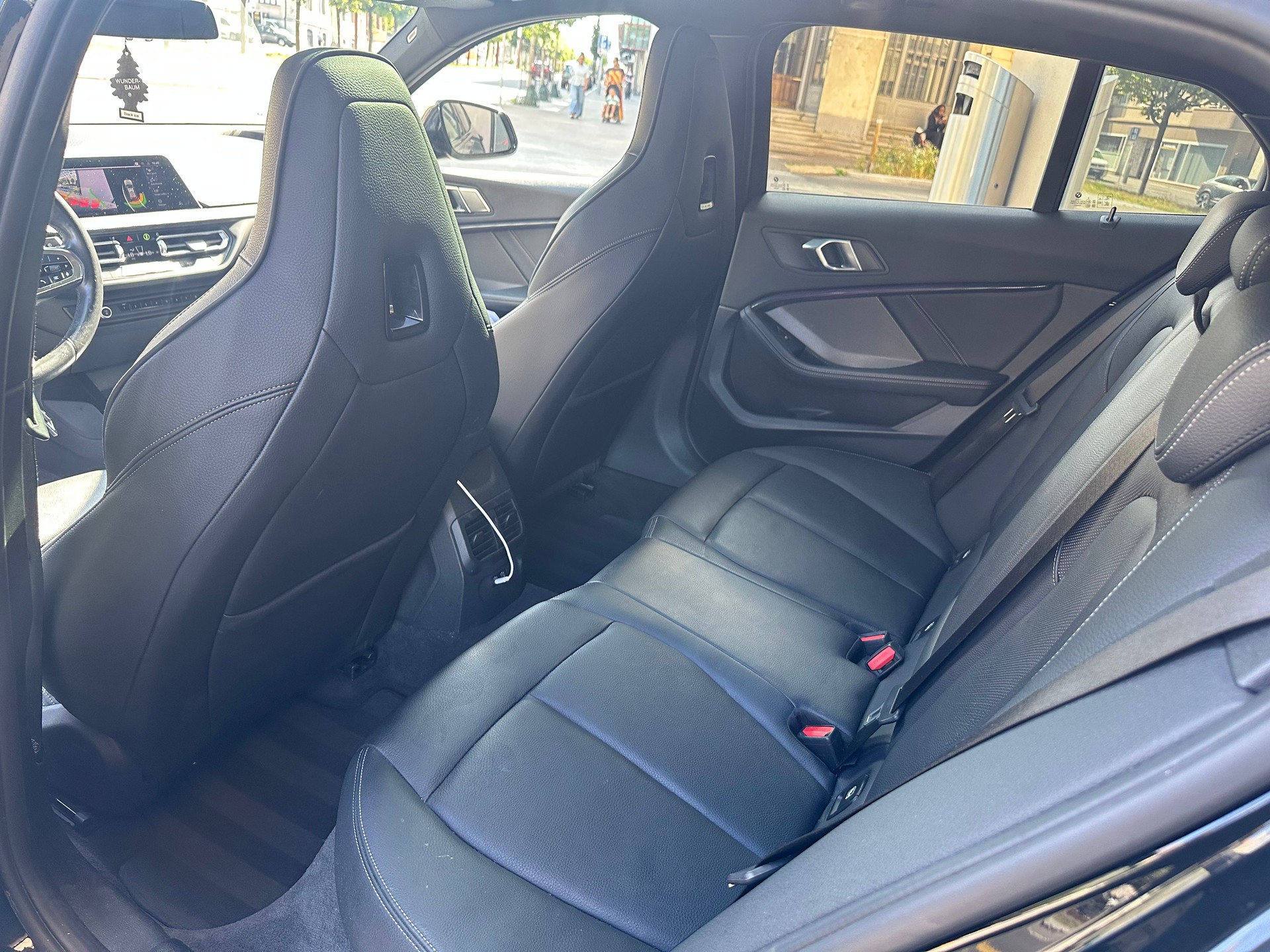 BMW M135i xDrive Steptronic-image-8