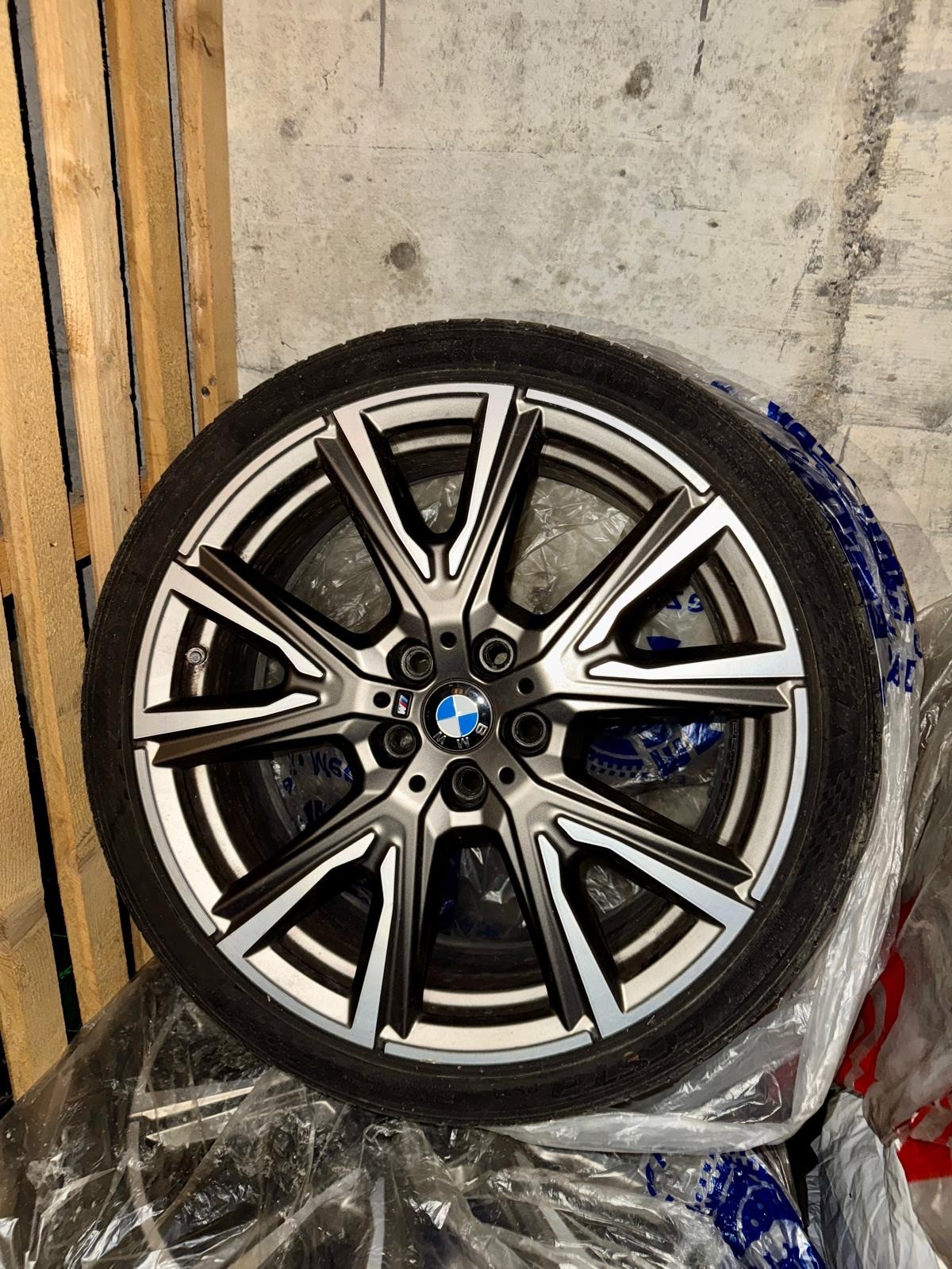 BMW M135i xDrive Steptronic-image-12