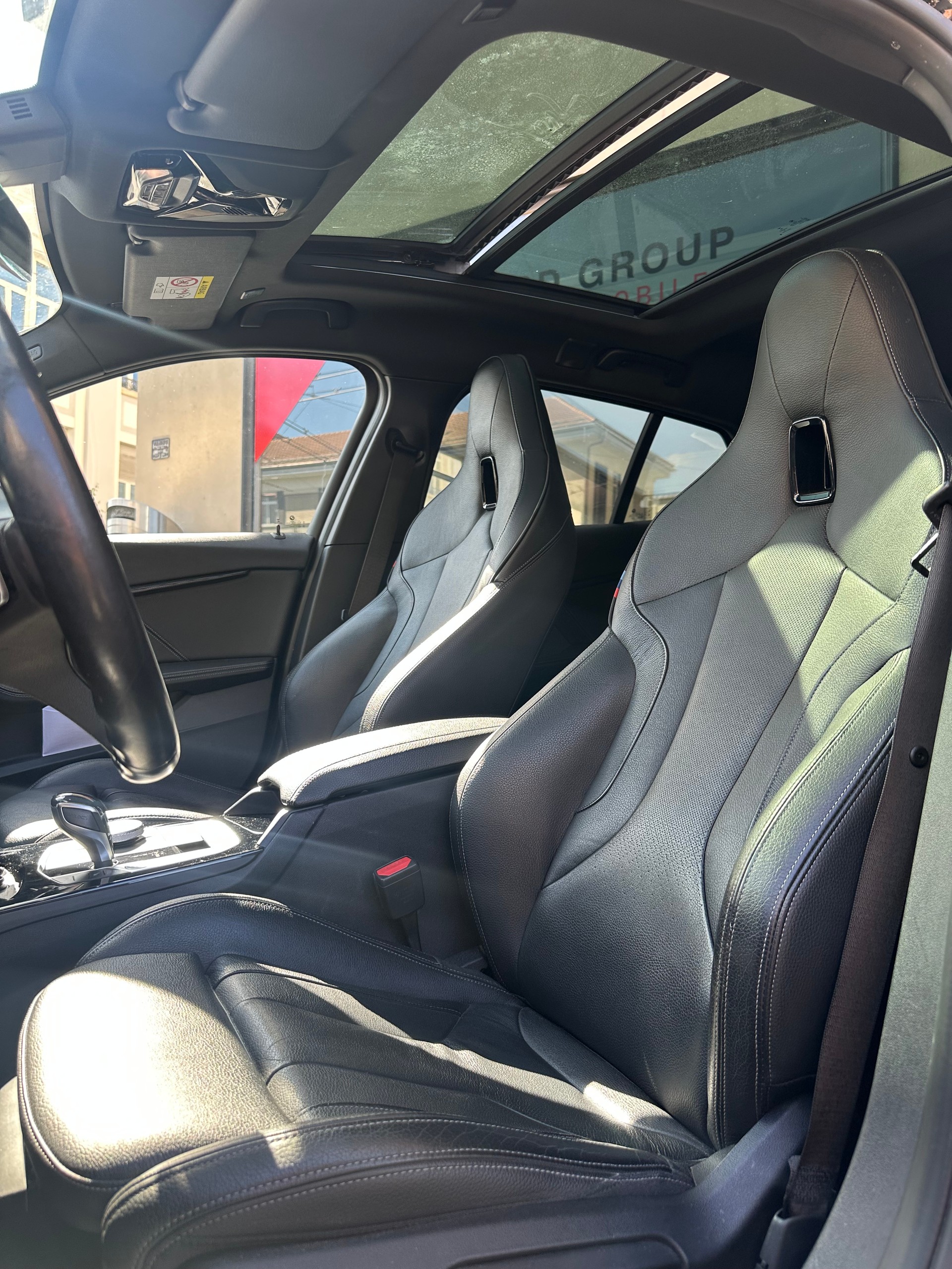 BMW M135i xDrive Steptronic-image-6