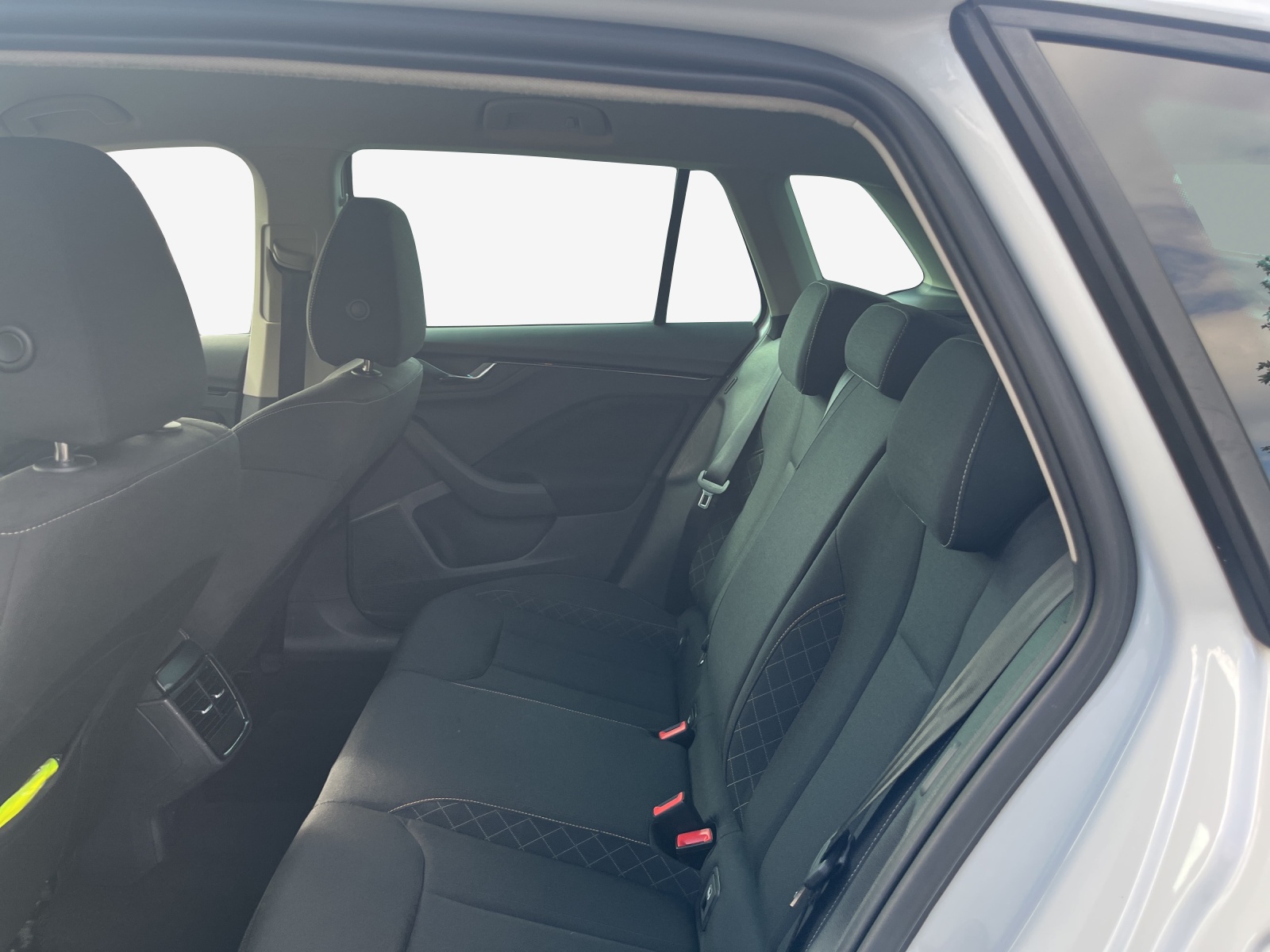 SKODA Kamiq 1.0 TSI Ambition-image-9