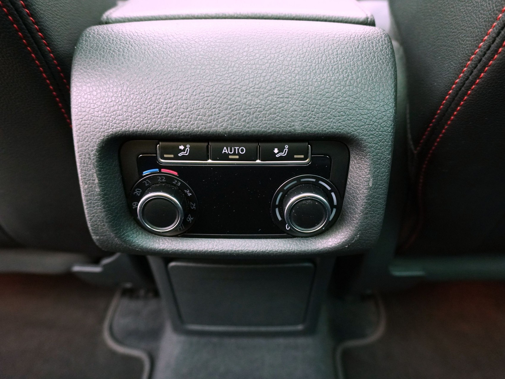 SEAT Alhambra 2.0 TSI DSG FR-Line-image-12