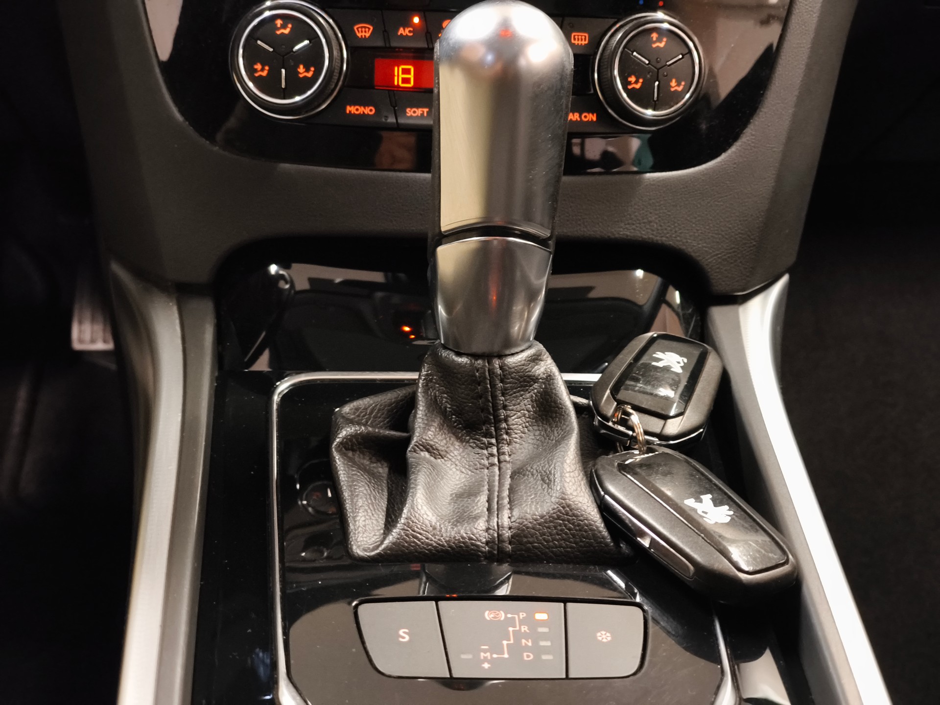PEUGEOT 508 SW 2.2 HDI GT Automatic-image-27