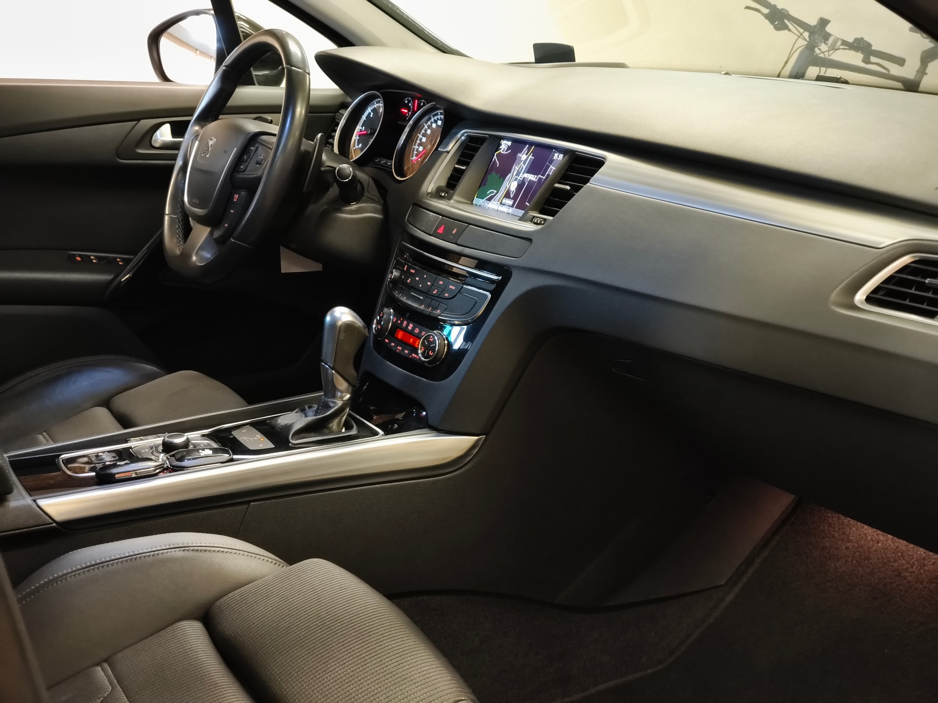 PEUGEOT 508 SW 2.2 HDI GT Automatic-image-24