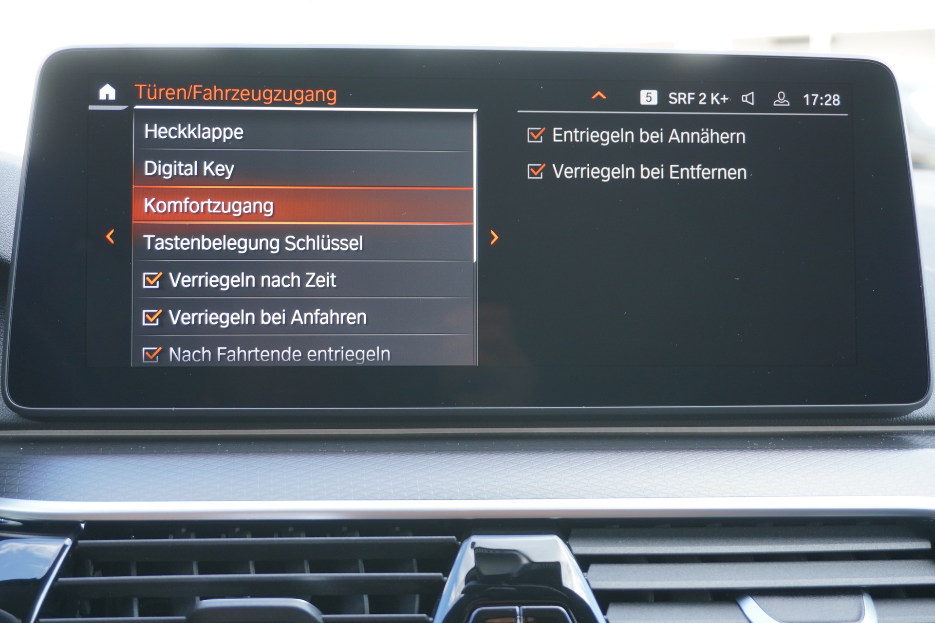 BMW 530d xDrive 48V Touring M Sport Steptronic-image-33