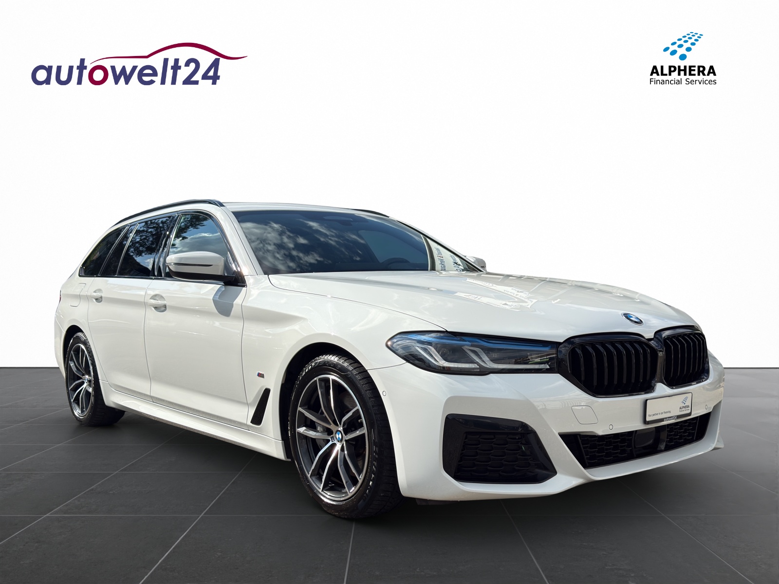 BMW 530d xDrive 48V Touring M Sport Steptronic-image-2