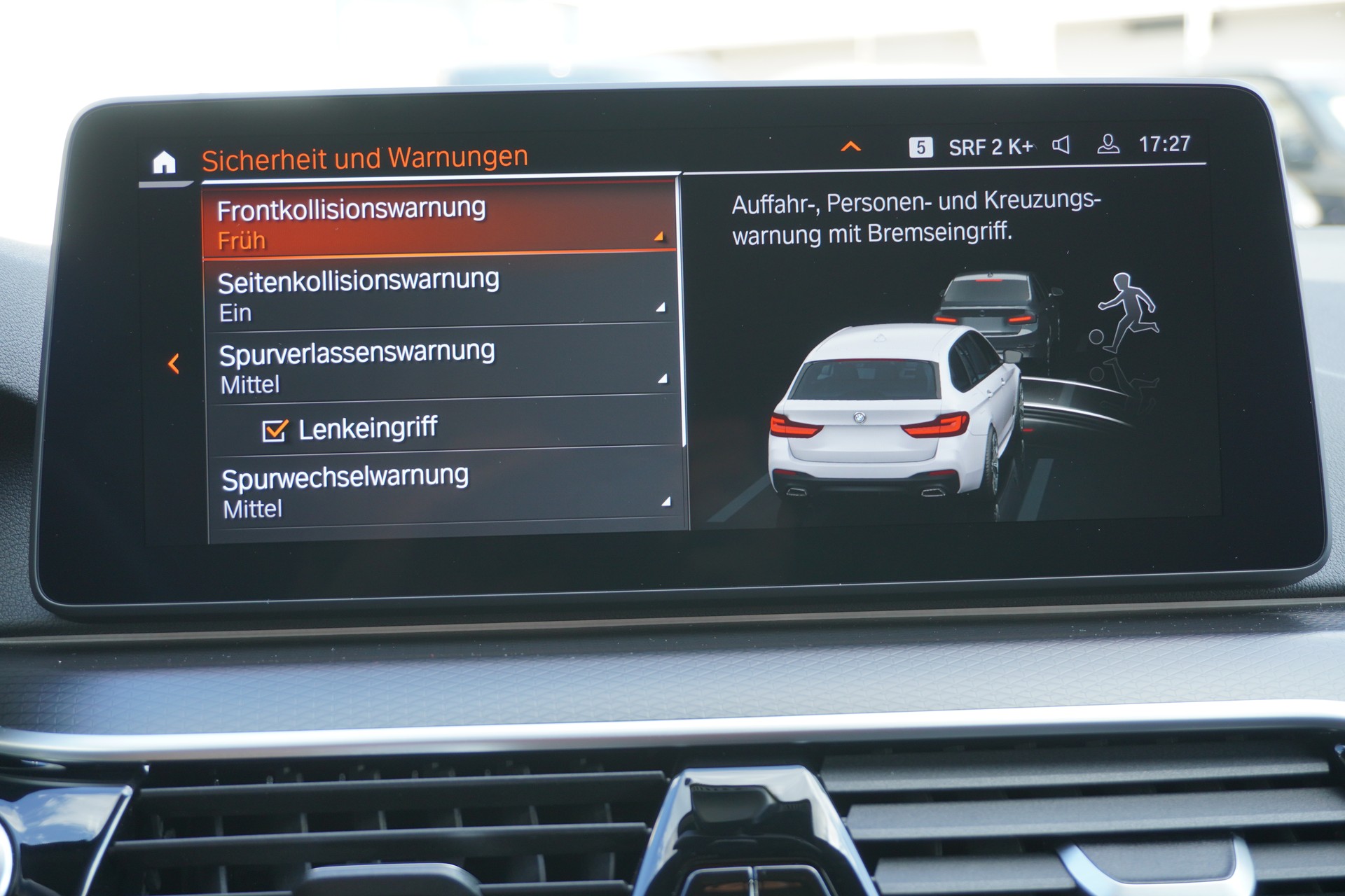 BMW 530d xDrive 48V Touring M Sport Steptronic-image-24