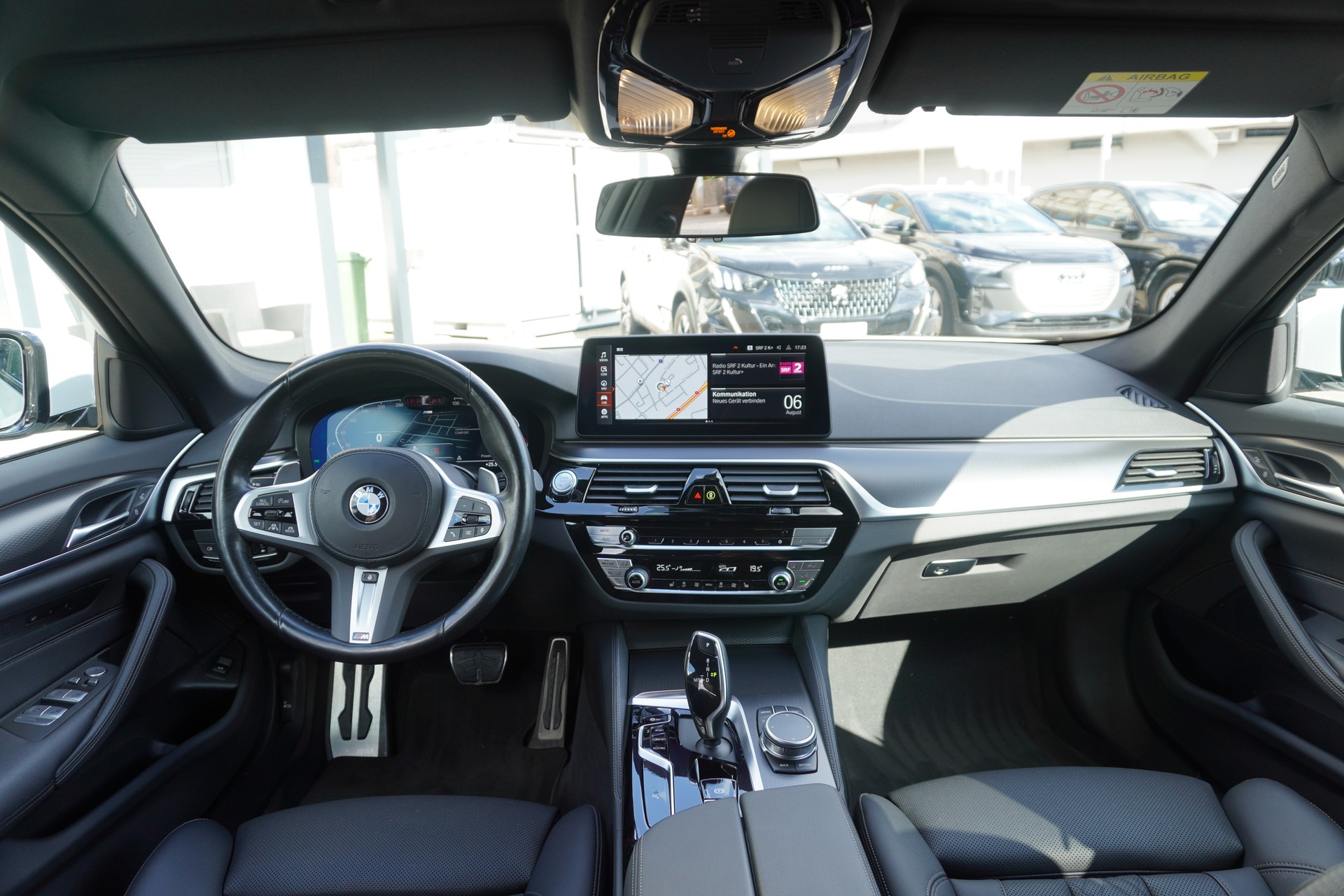 BMW 530d xDrive 48V Touring M Sport Steptronic-image-14