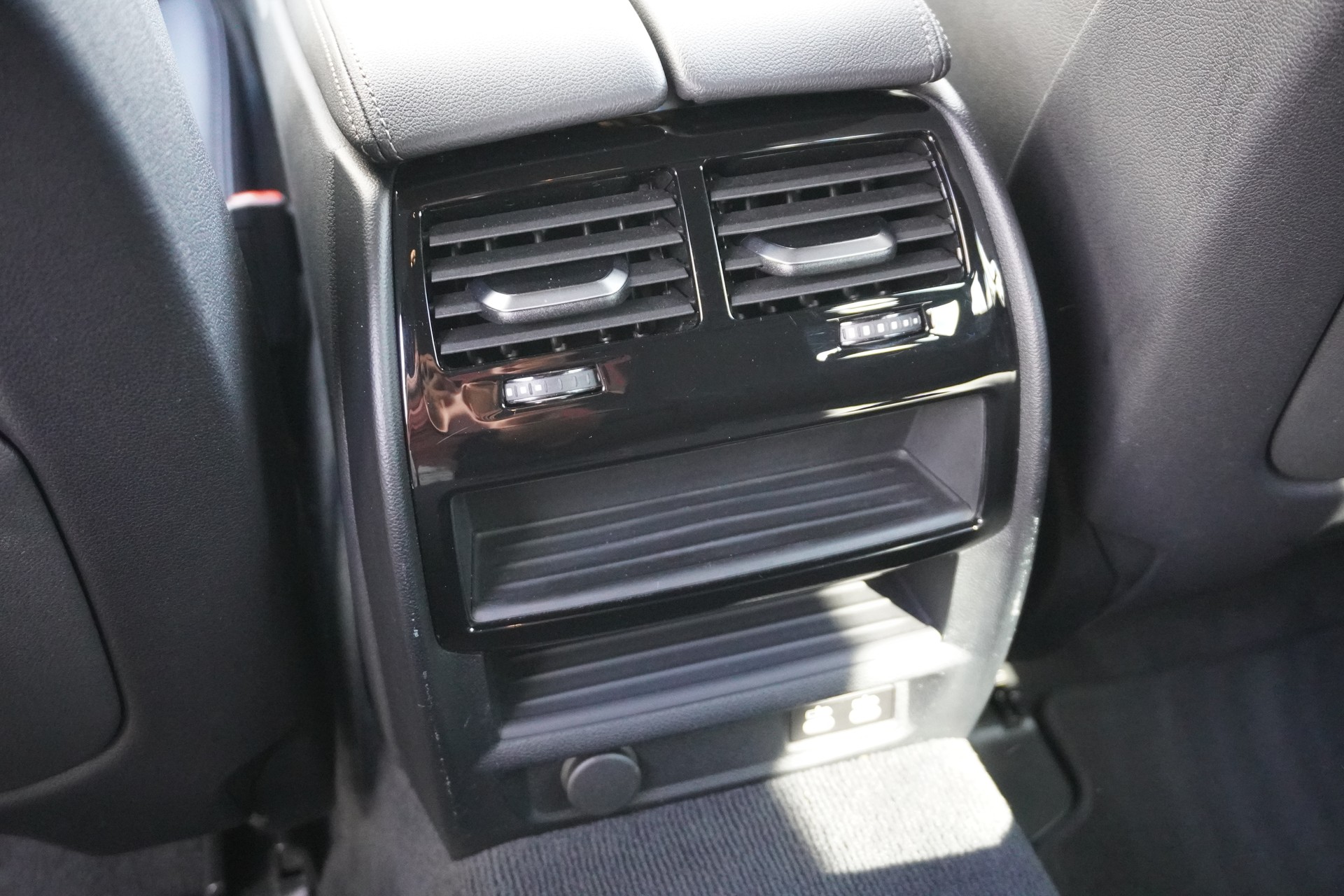 BMW 530d xDrive 48V Touring M Sport Steptronic-image-13