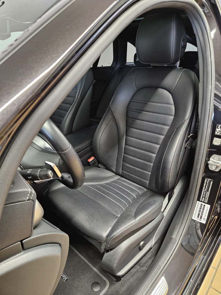 MERCEDES-BENZ C 300 d 4Matic AMG Line Kombi-image-5