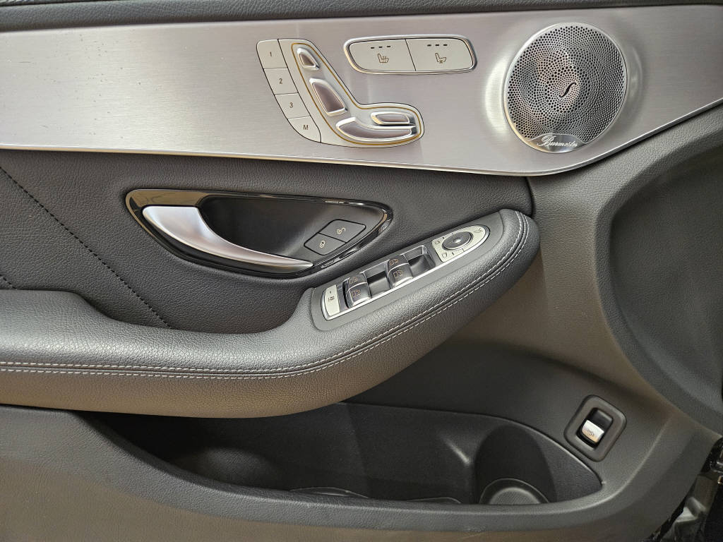 MERCEDES-BENZ C 300 d 4Matic AMG Line Kombi-image-9