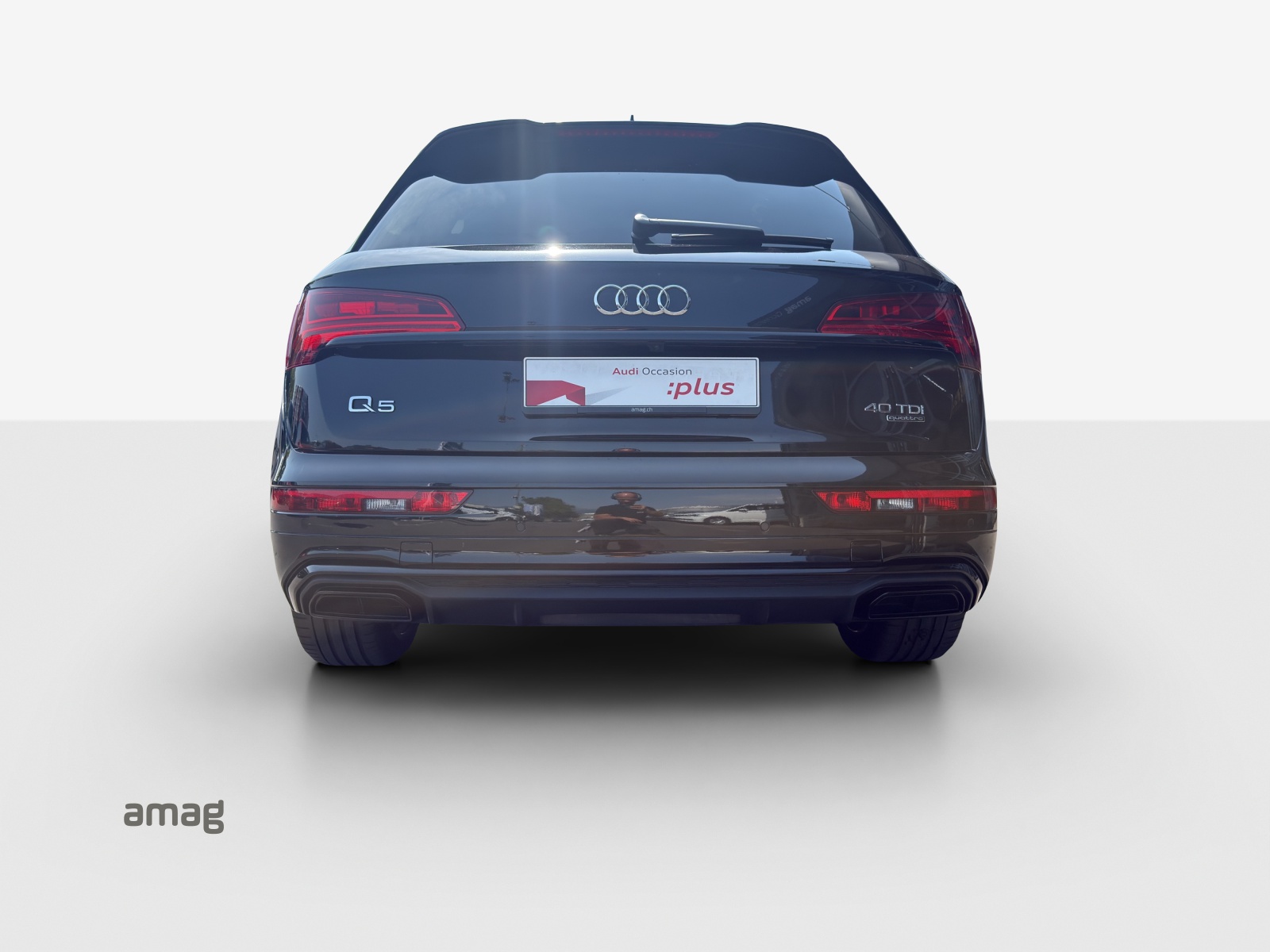 AUDI Q5 40 TDI Black Edition quattro S-tronic-image-3