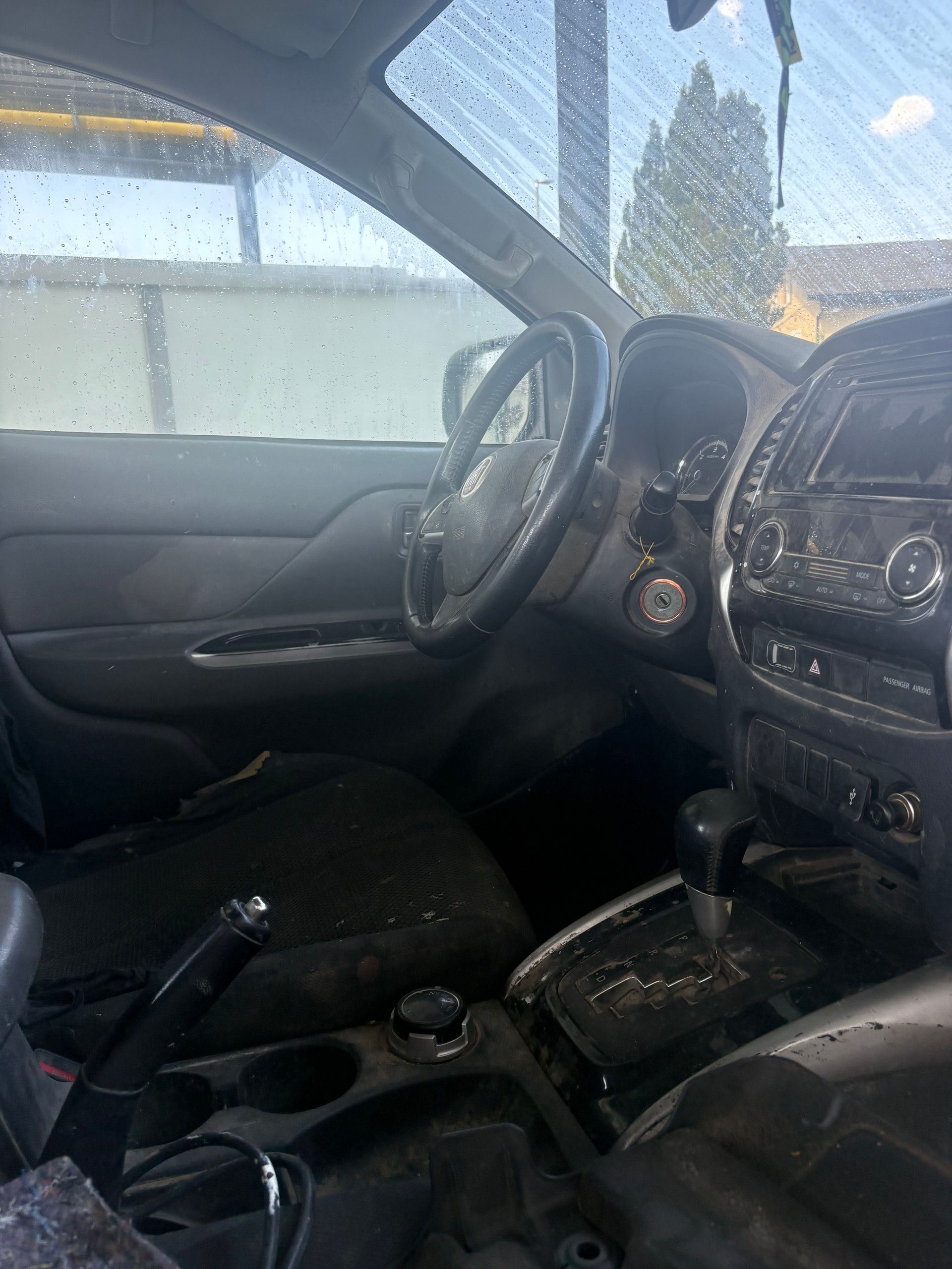 FIAT Fullback LX 2.4 MJ DC Swiss 4WD A-image-13