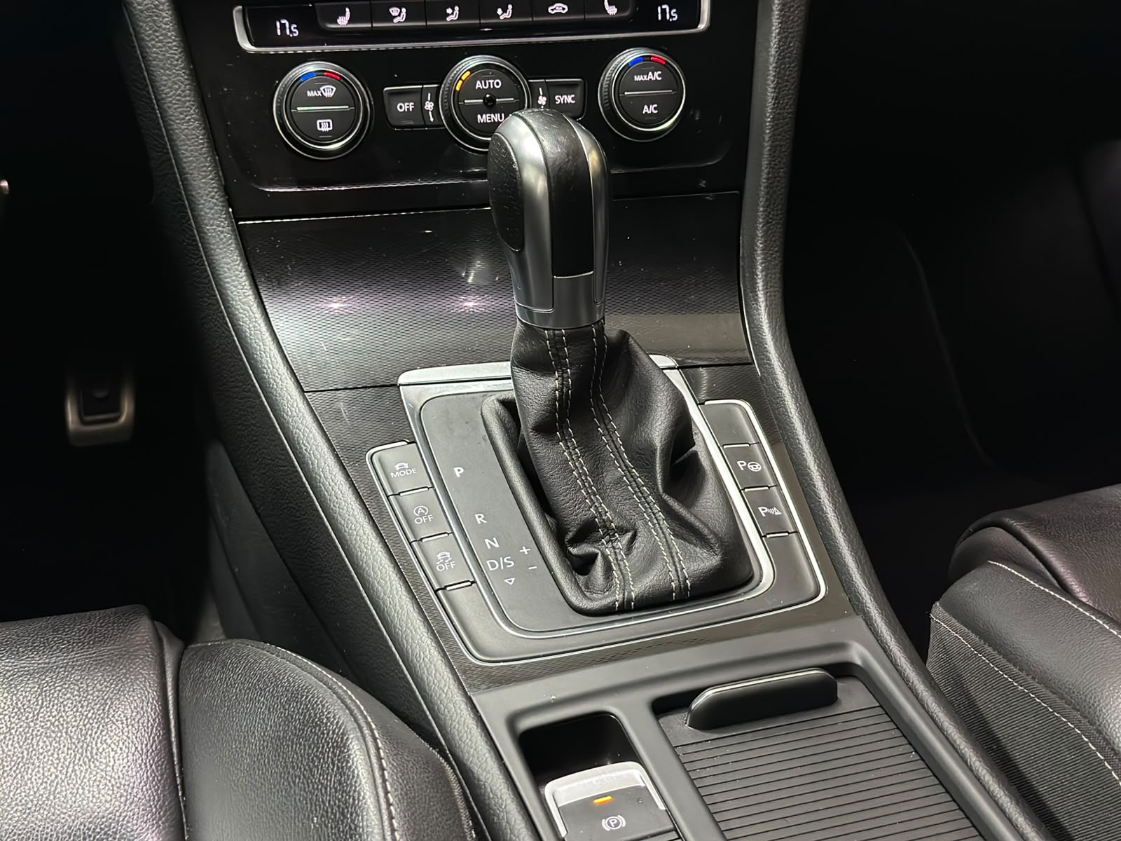 VW Golf 2.0 TDI GTD DSG-image-11