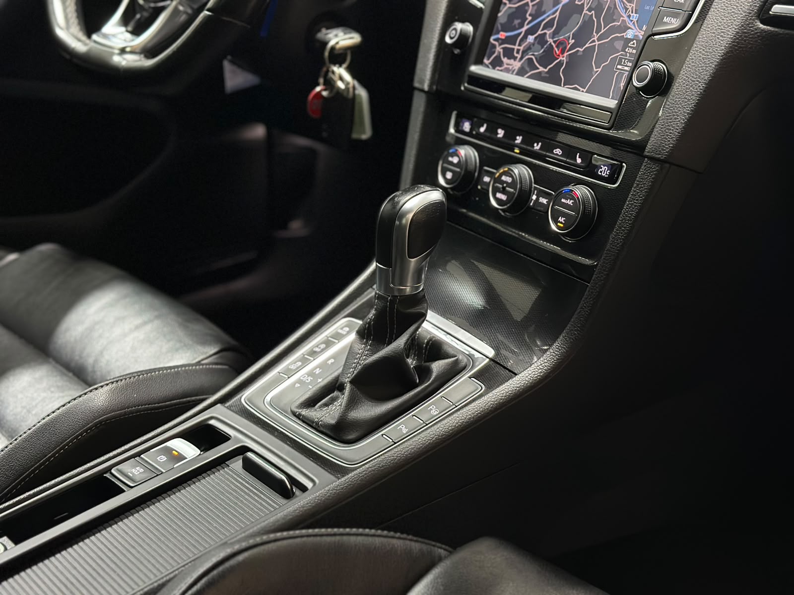 VW Golf VII 2.0 TDI GTD DSG-image-12