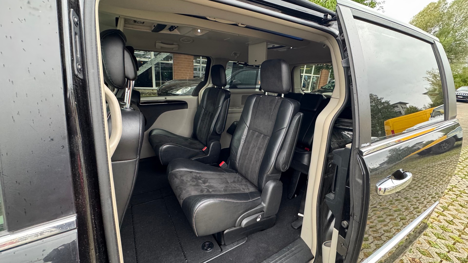 LANCIA Voyager 2.8D Gold Automatic-image-7