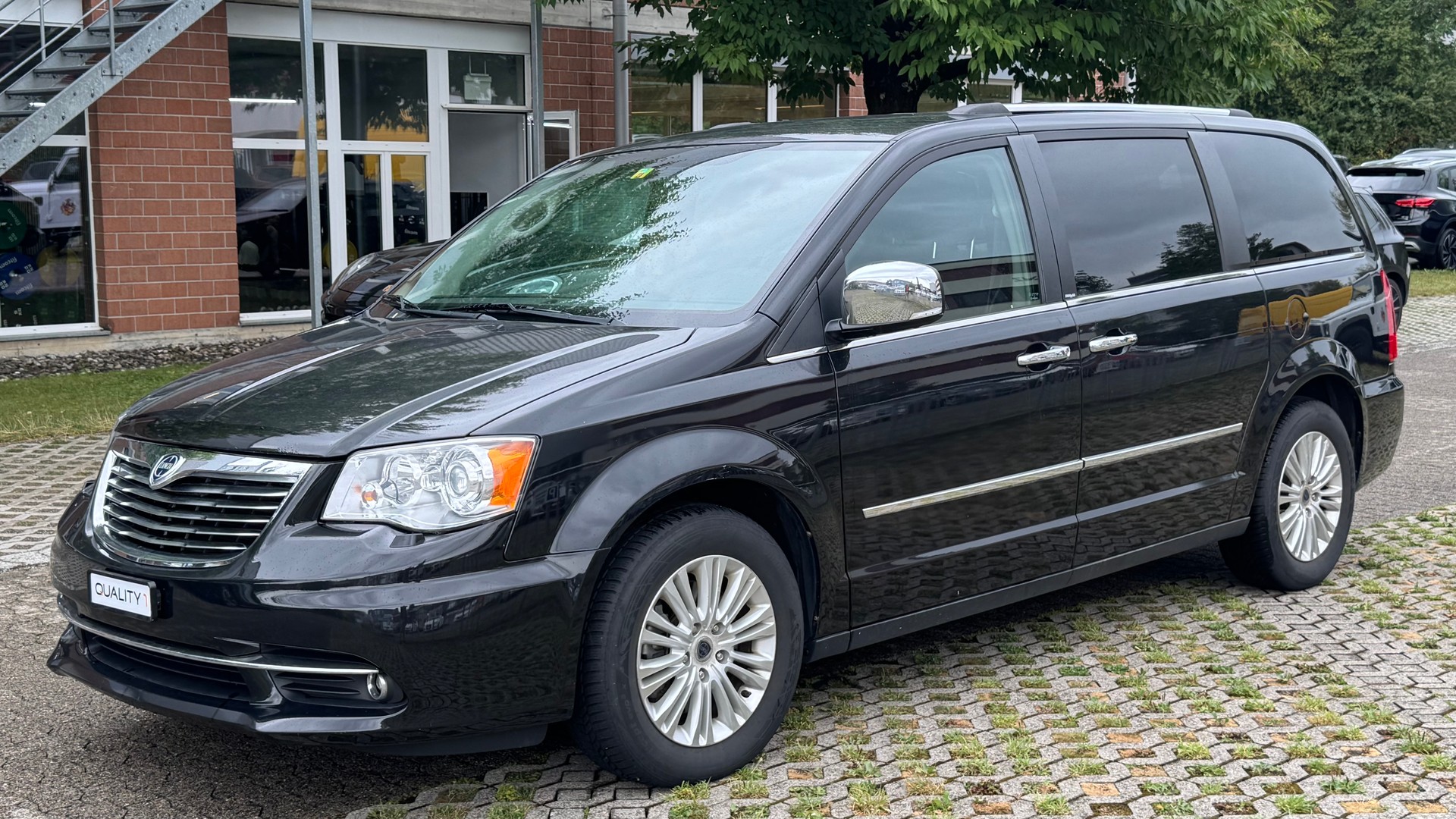 LANCIA Voyager 2.8D Gold Automatic-image-0